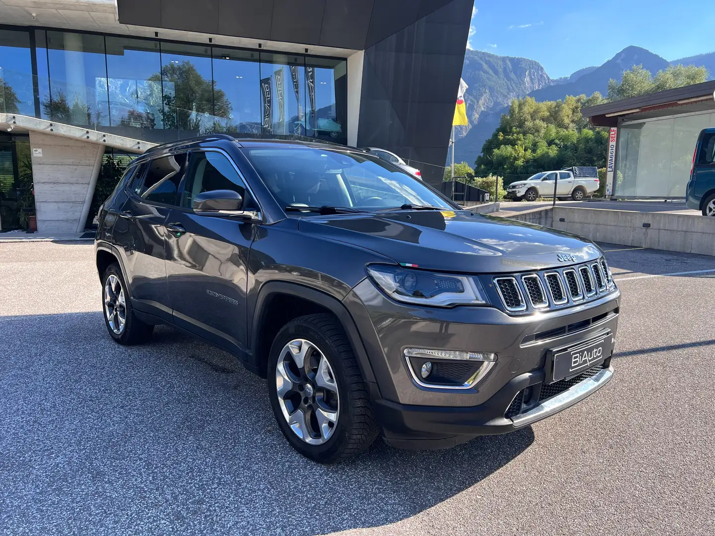Jeep Compass 2.0 MJT LIMITED 4WD 140CV AUTO Gris - 2