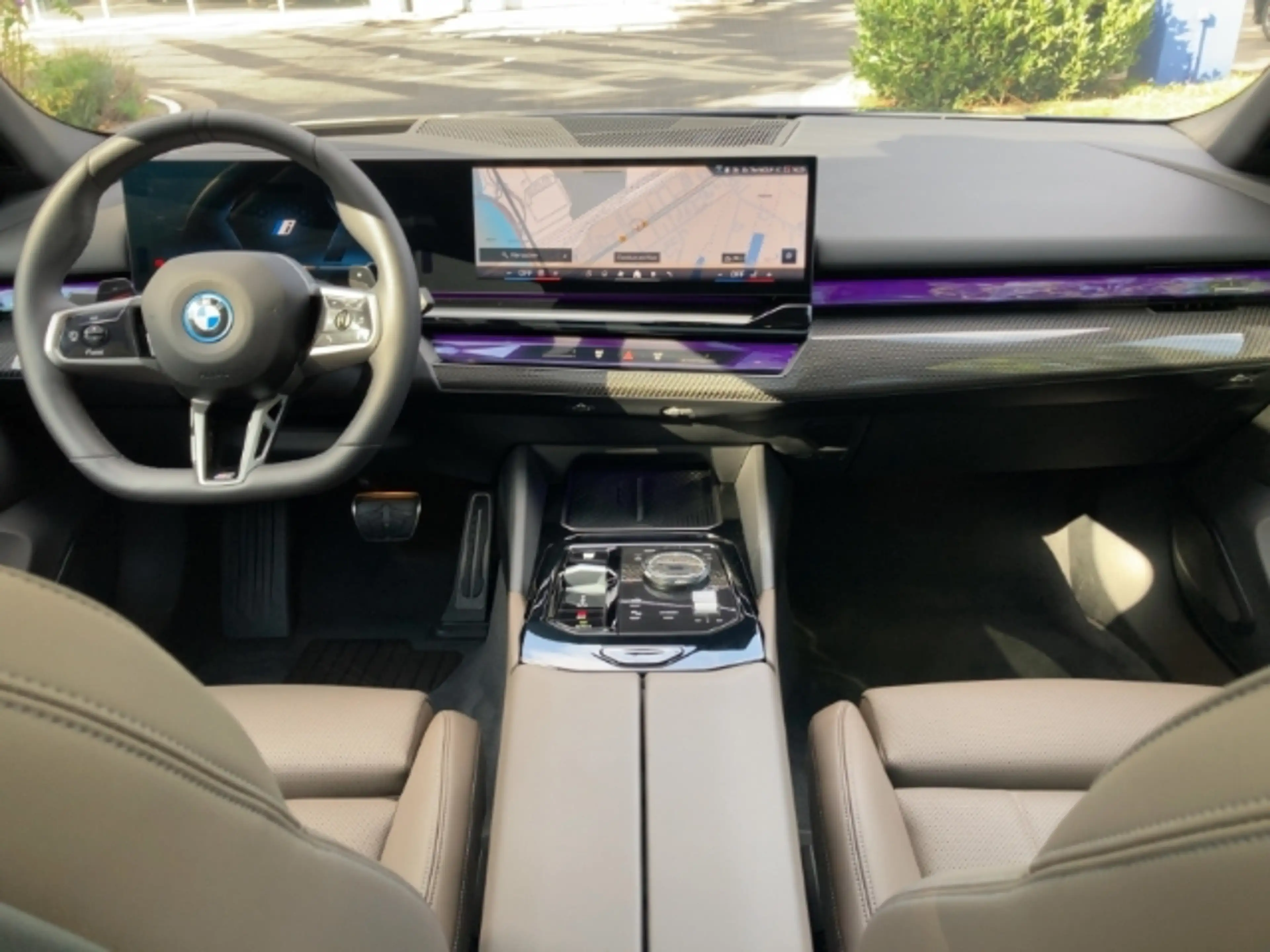 BMW 550 e xDrive Touring Sportpaket HUD AD AHK-el. klappb. — photo 8