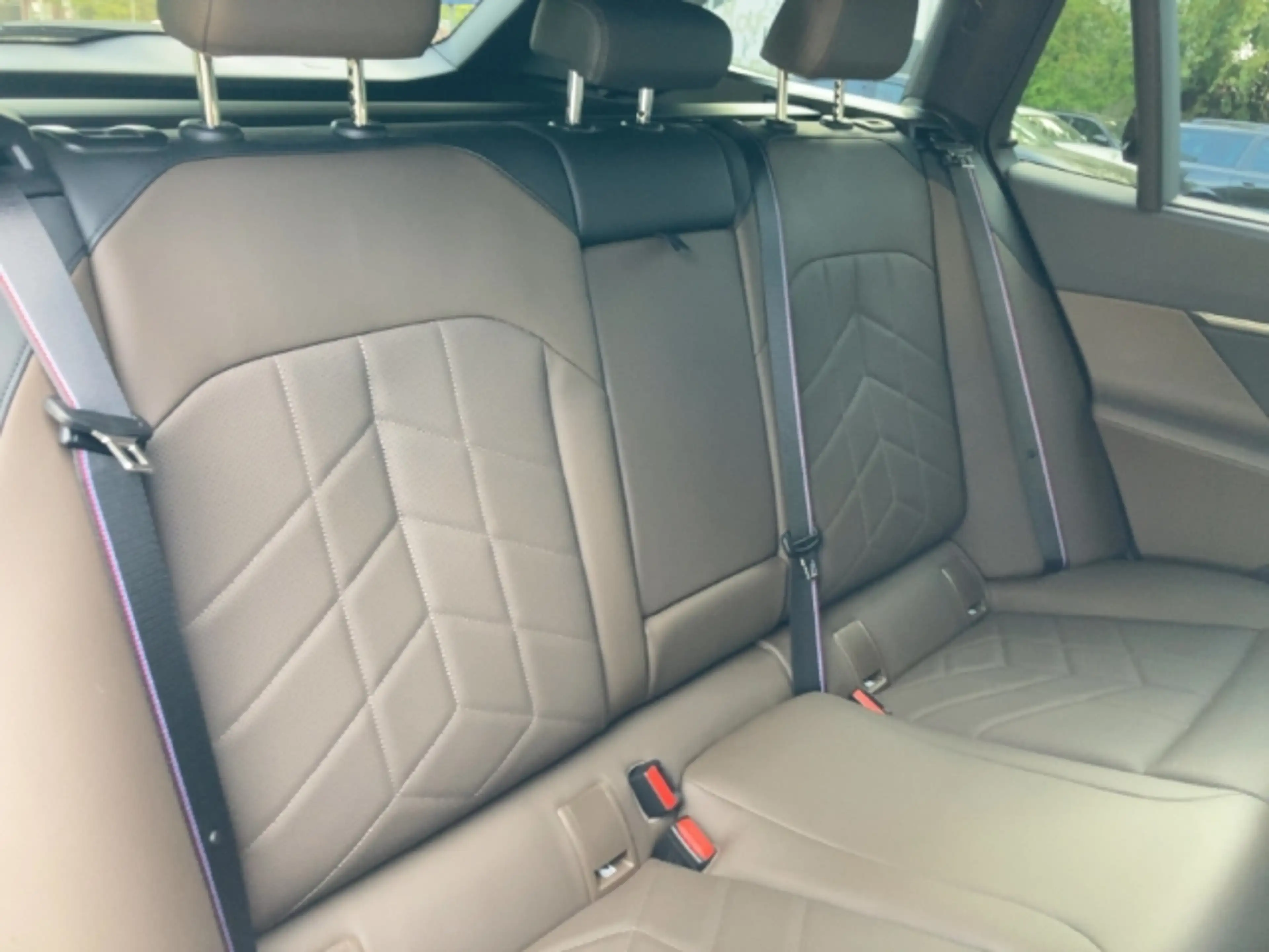 BMW 550 e xDrive Touring Sportpaket HUD AD AHK-el. klappb. — photo 7