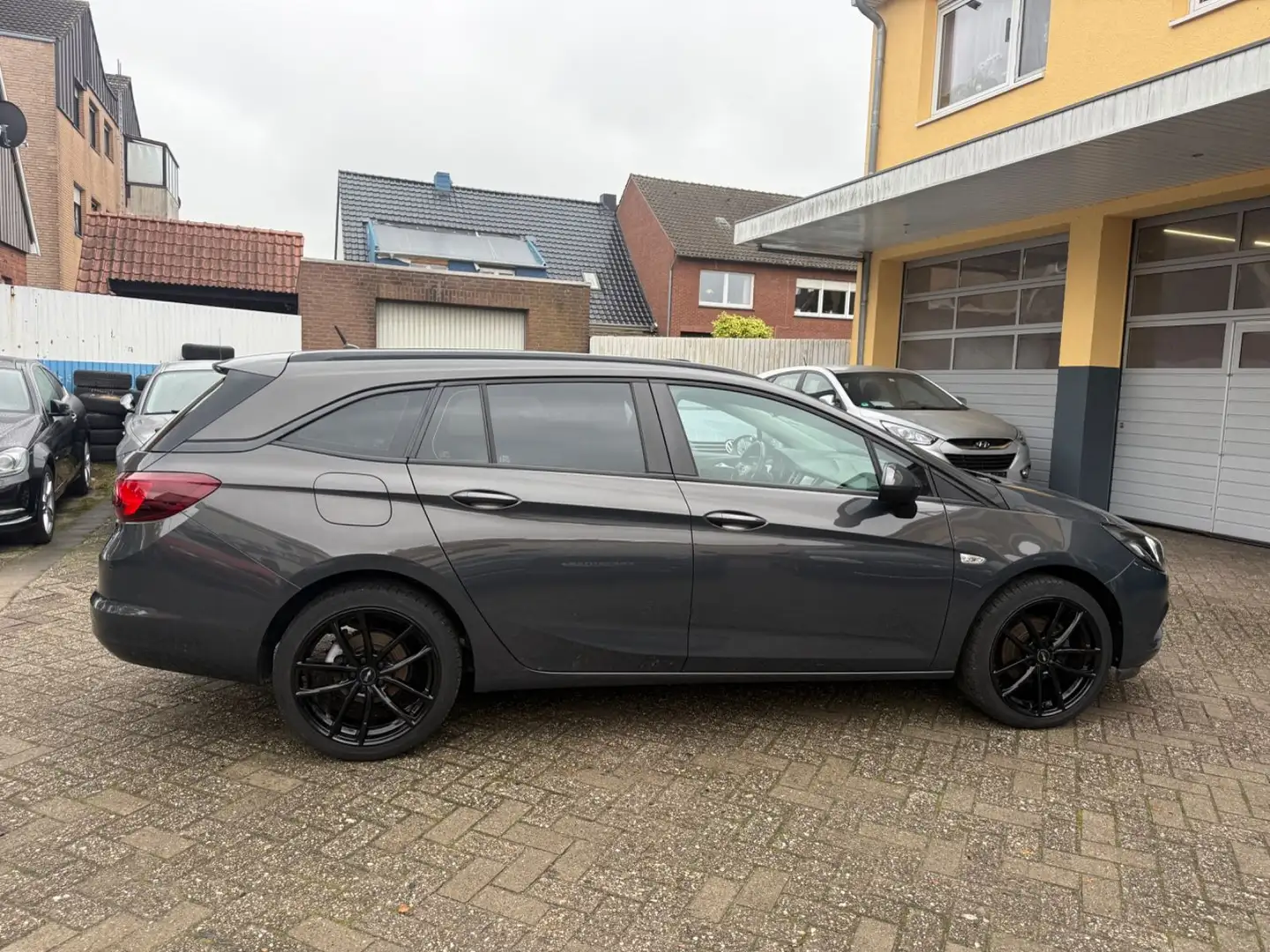 Opel Astra K Sports Tourer *SHZ*LHZ*MFL*TEMPOMAT*** Grau - 2