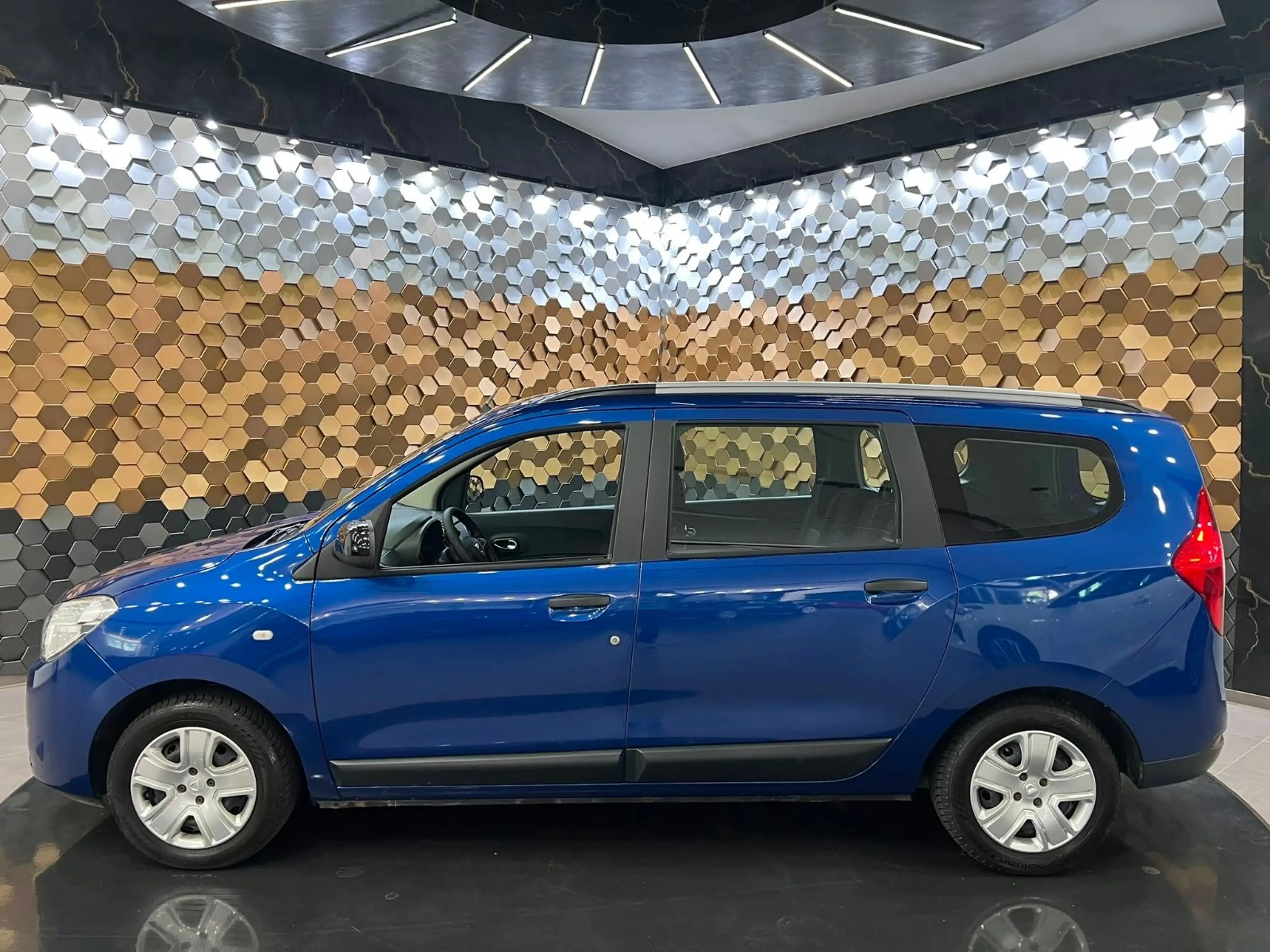 Dacia Lodgy Comfort /Navi/Klima/PDC/1.Hand/ — photo 10