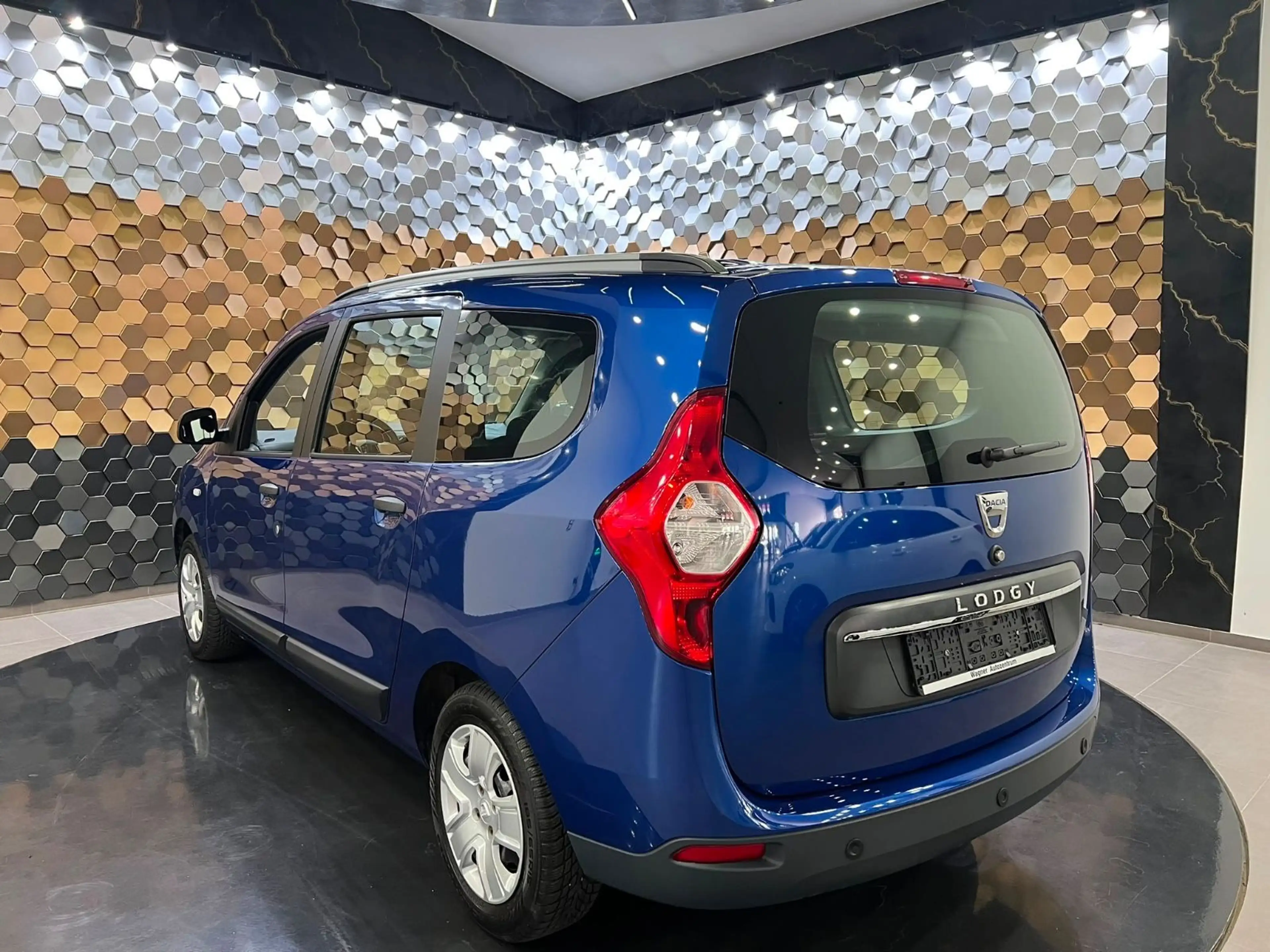 Dacia Lodgy Comfort /Navi/Klima/PDC/1.Hand/ — photo 6