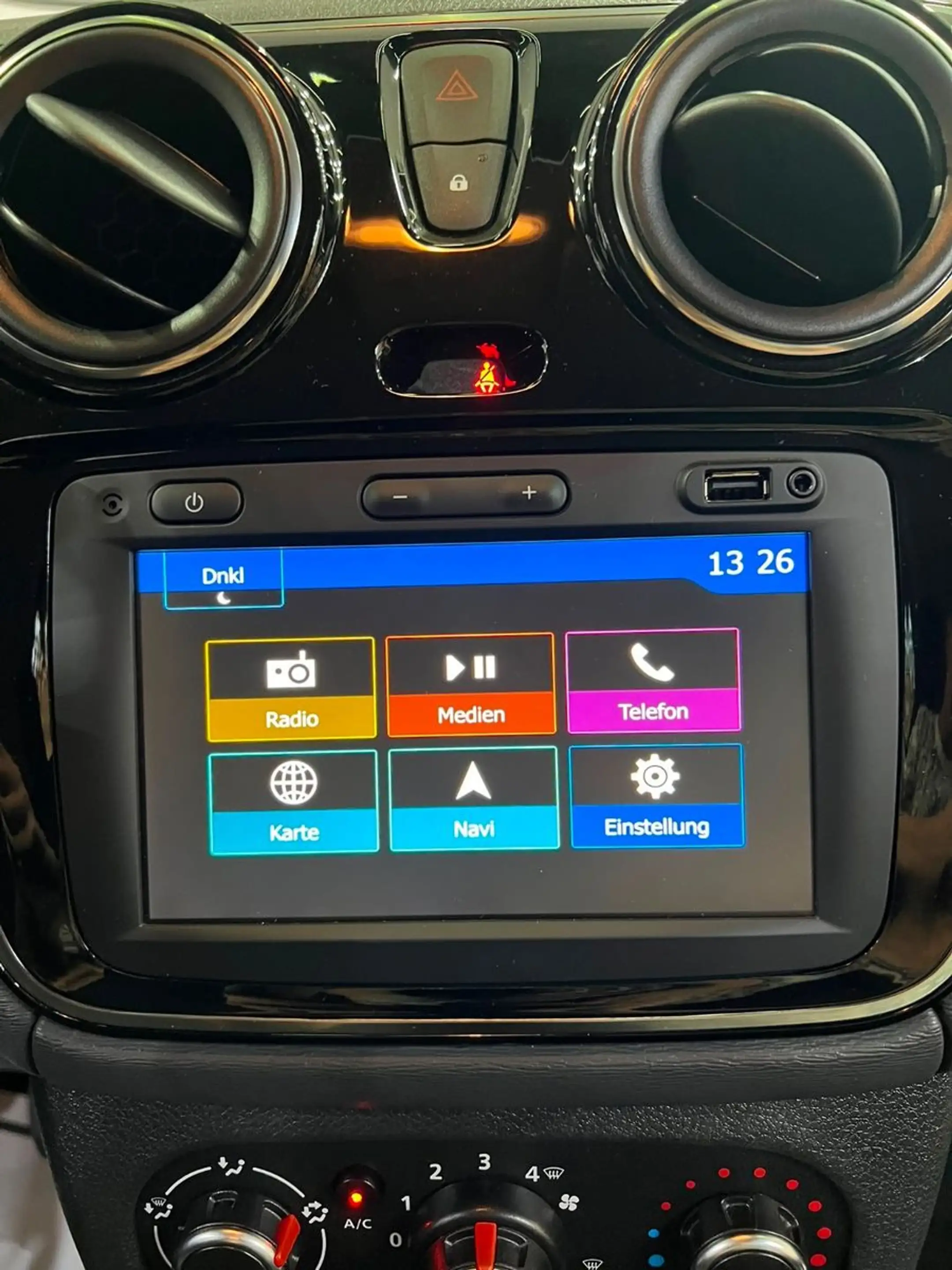 Dacia Lodgy Comfort /Navi/Klima/PDC/1.Hand/ — photo 4