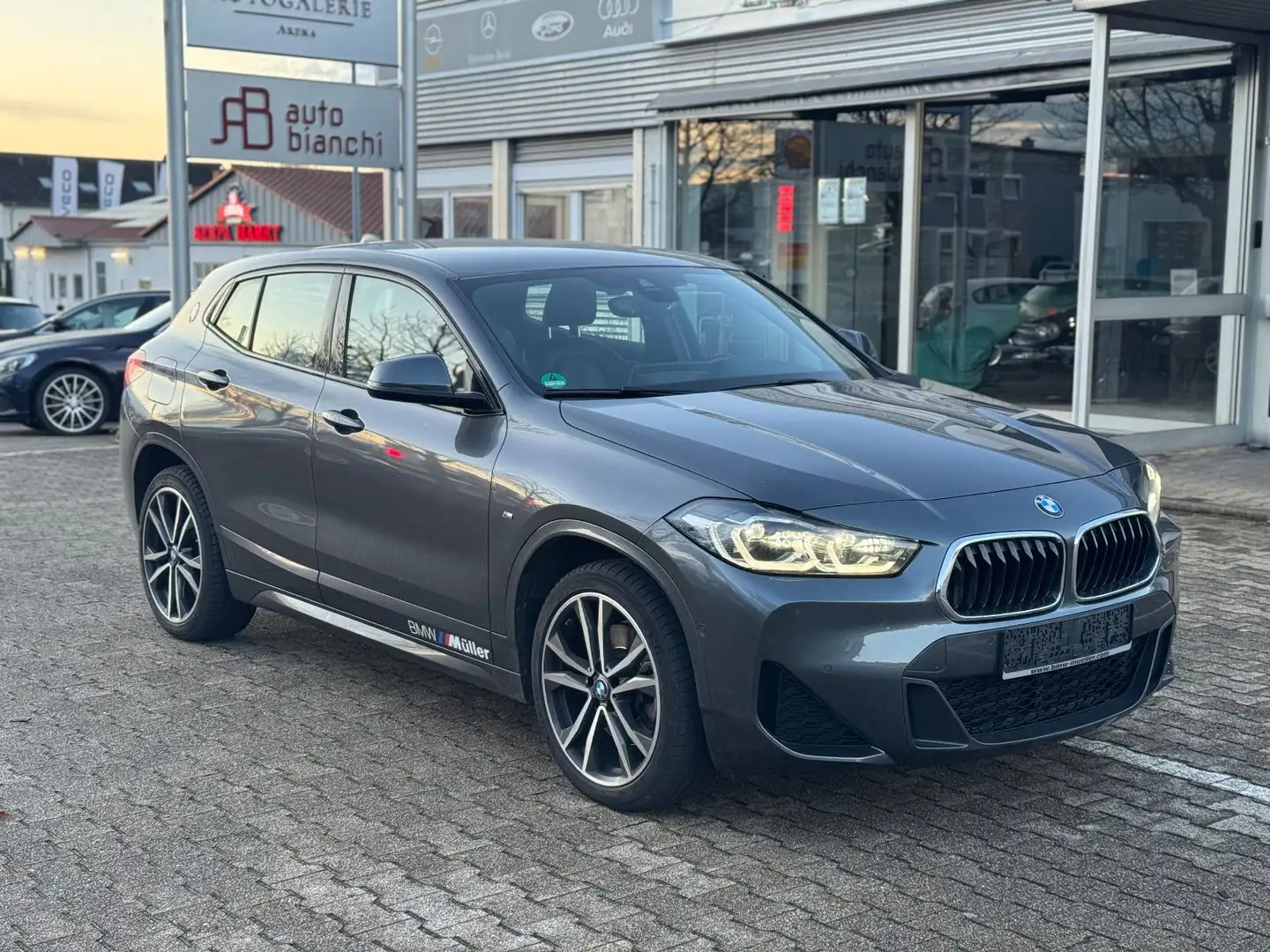 BMW X2 sDrive 20 d M Sport *Navi *Leder *LED Grau - 1