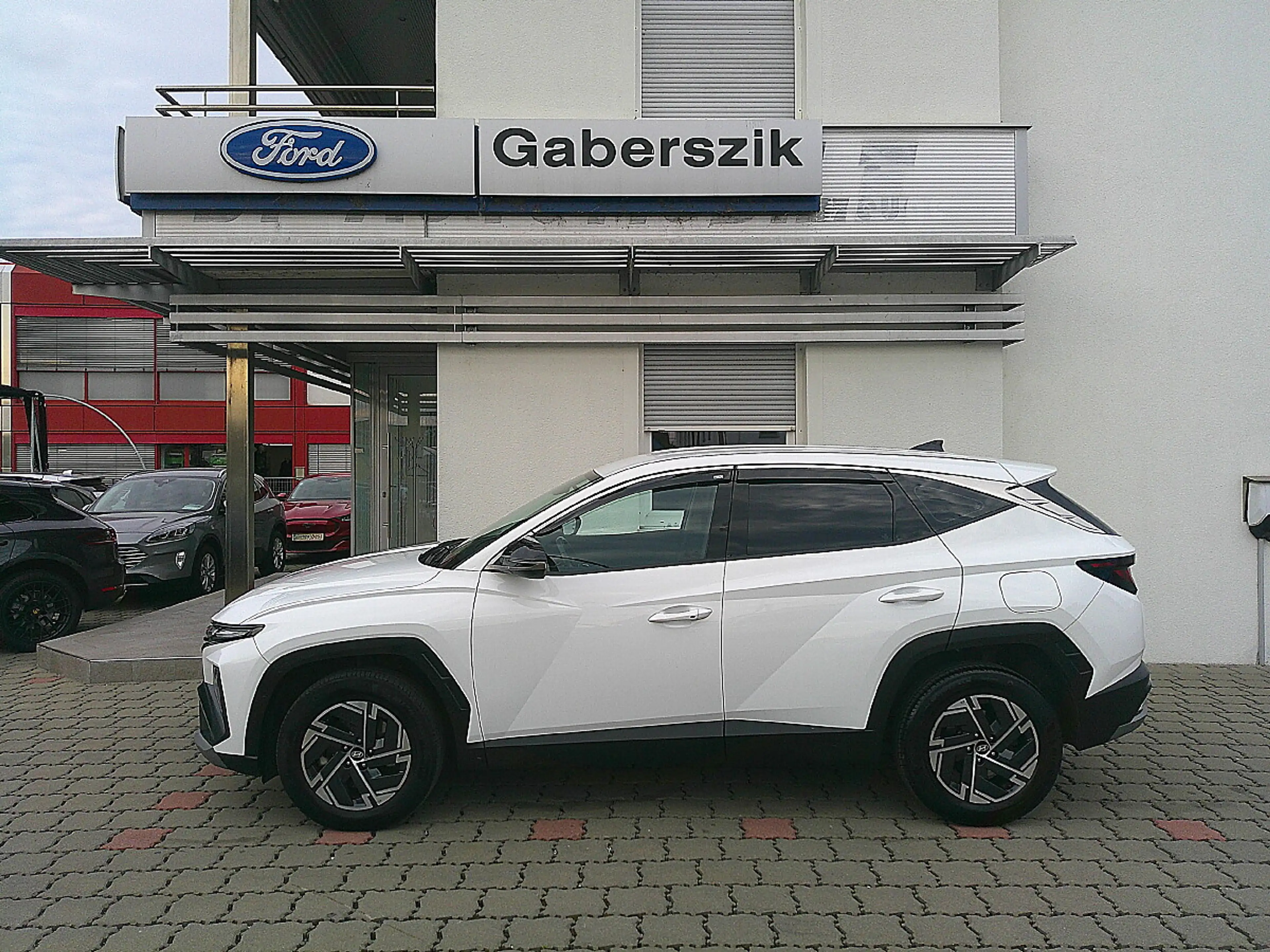 Hyundai TUCSON Tucson 1,6 T-GDI HEV 2WD Taxi Aut. — photo 2