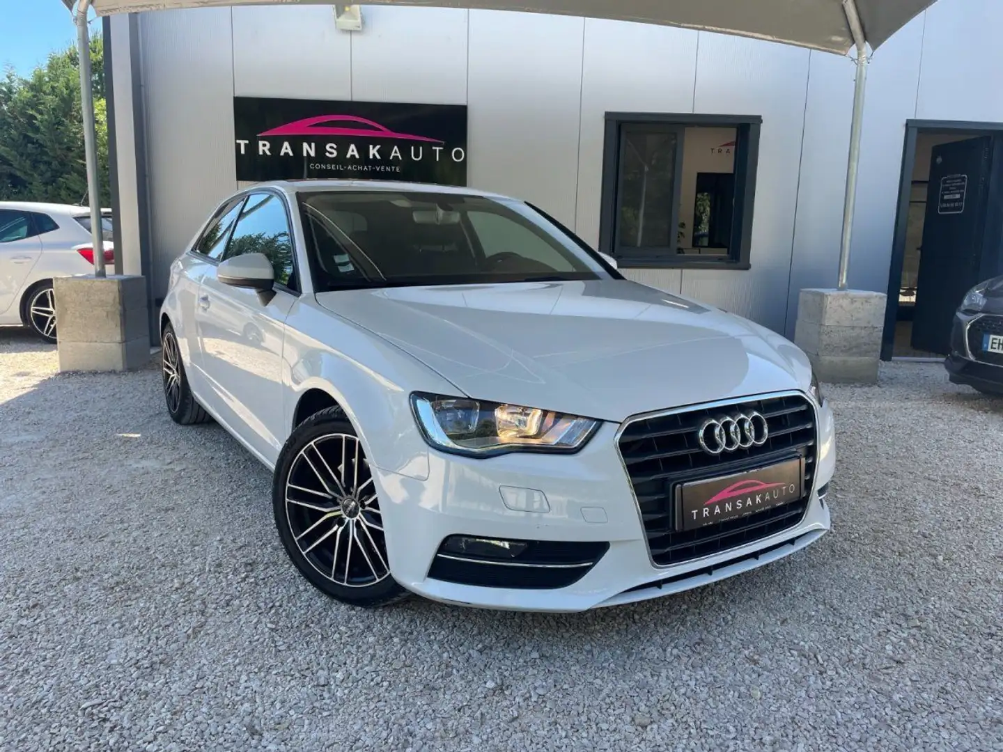 Audi A3 BUSINESS 2.0 TDI 150 Business Line 3 Portes / Sièg Blanc - 1