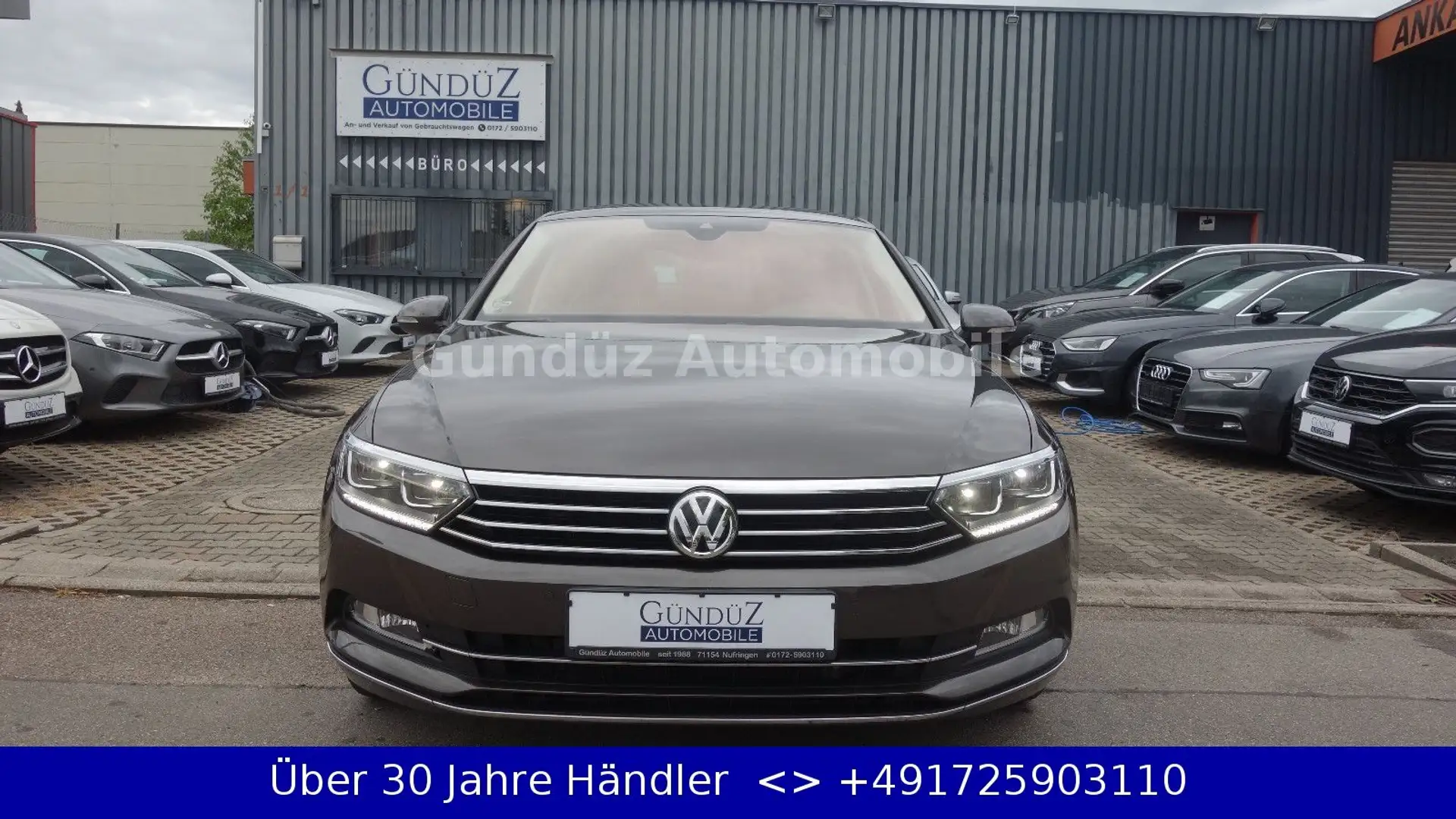 Volkswagen Passat 2.0 TDI SCR DSG Highline *LEDER*DISTRONIC Schwarz - 2
