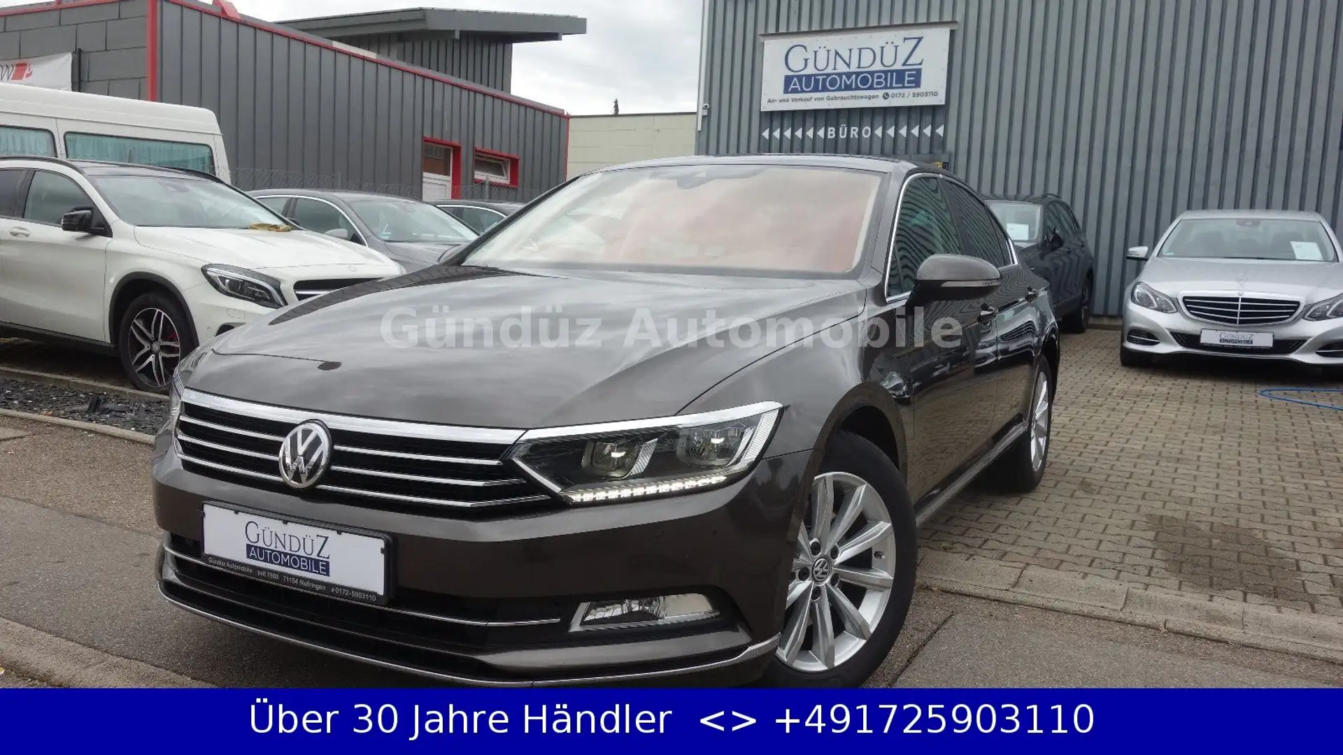 Volkswagen Passat 2.0 TDI SCR DSG Highline *LEDER*DISTRONIC Schwarz - 1