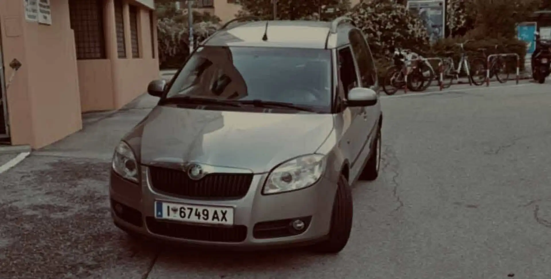 Skoda Roomster 1.4 16V Scout - 2
