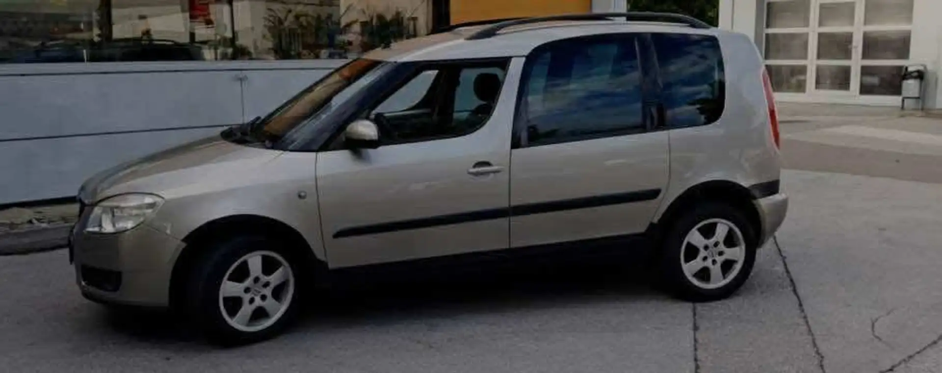 Skoda Roomster 1.4 16V Scout - 1