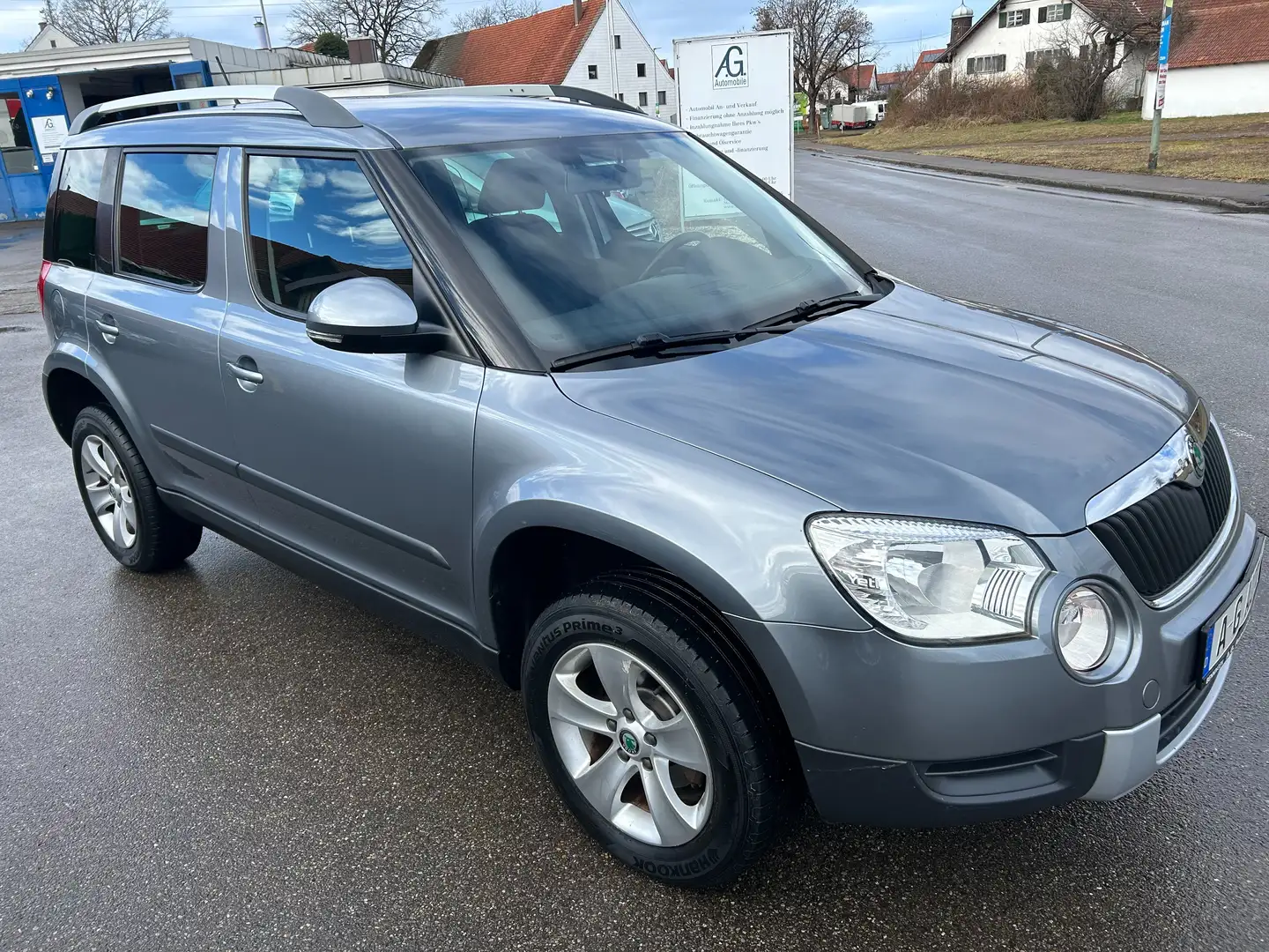 Skoda Yeti Ambition 4x4 + Garantie TÜV + Service NEU Šedá - 1