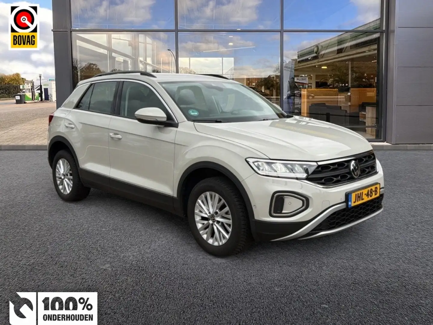 Volkswagen T-Roc 1.5 TSI Life Business | Trekhaak | Navi | Stoelver Grijs - 1
