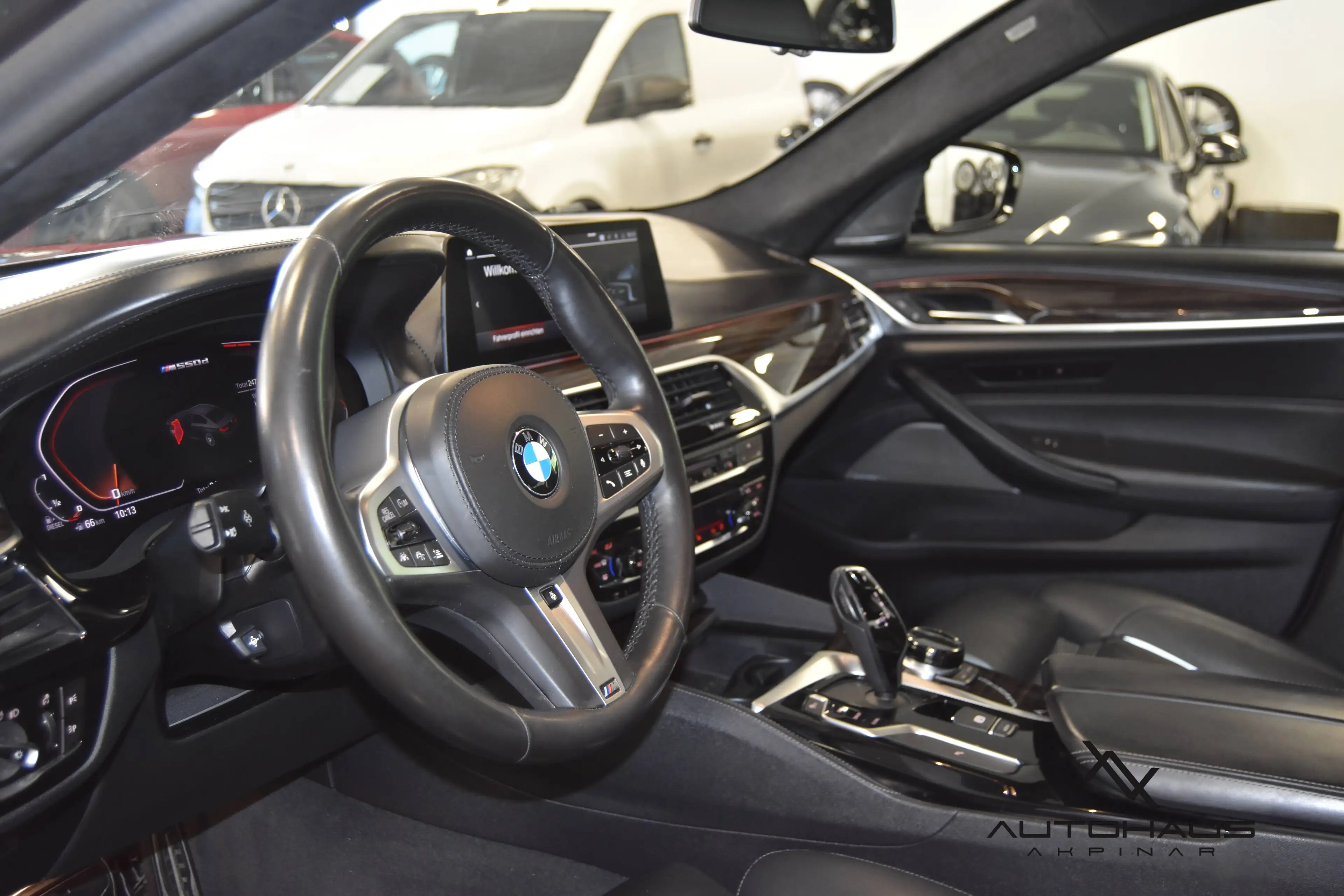 BMW M550 d xDrive LASER HuD SITZHZG KAM CARPL MEMORY — photo 2