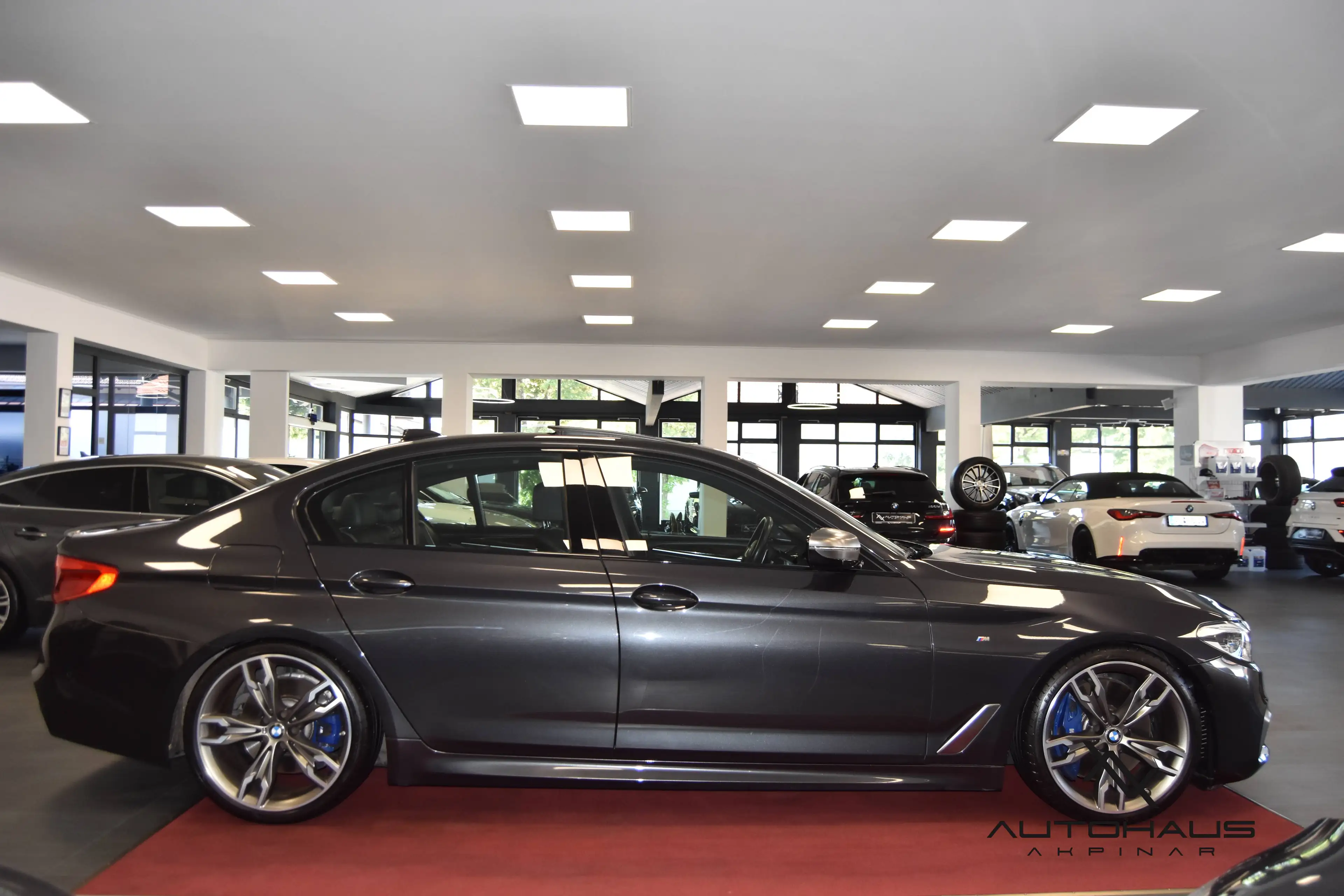 BMW M550 d xDrive LASER HuD SITZHZG KAM CARPL MEMORY — photo 8