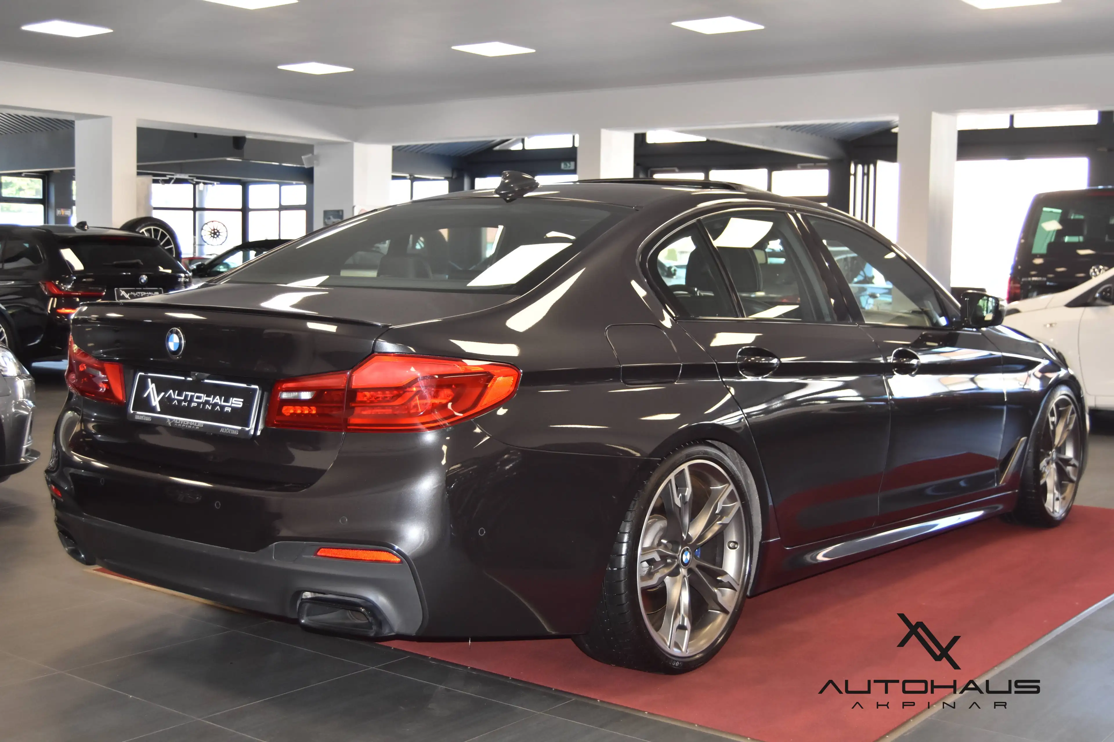 BMW M550 d xDrive LASER HuD SITZHZG KAM CARPL MEMORY — photo 7