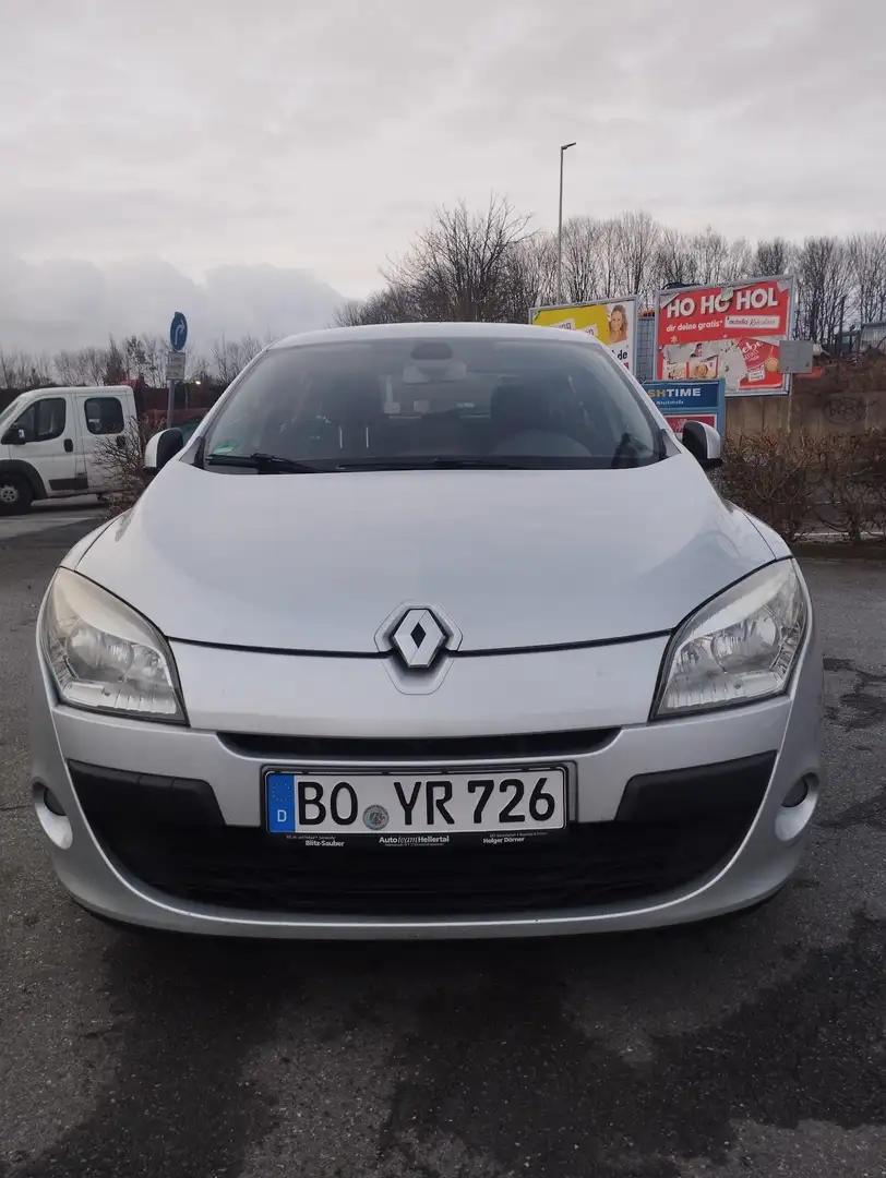 Renault Megane III 1.6 16V 110 Dynamique - 1