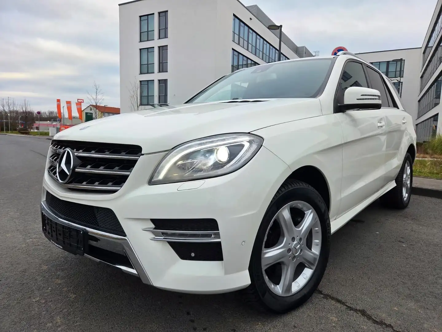 Mercedes-Benz ML 350 CDI BlueTec,AMG Sport Paket,SD, Weiß - 2