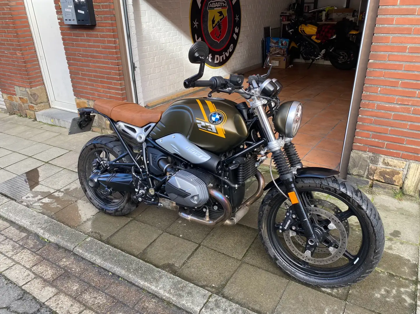 BMW R nineT - 1