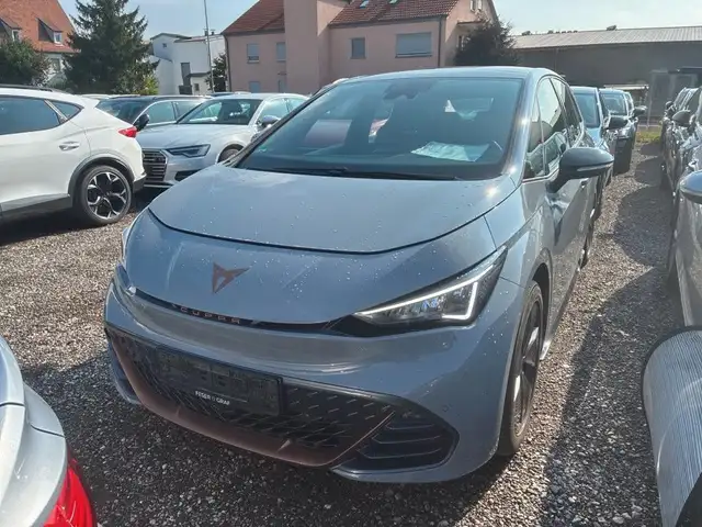 Cupra Born Navi SHZ Kessy PDC LED Alu18 WP