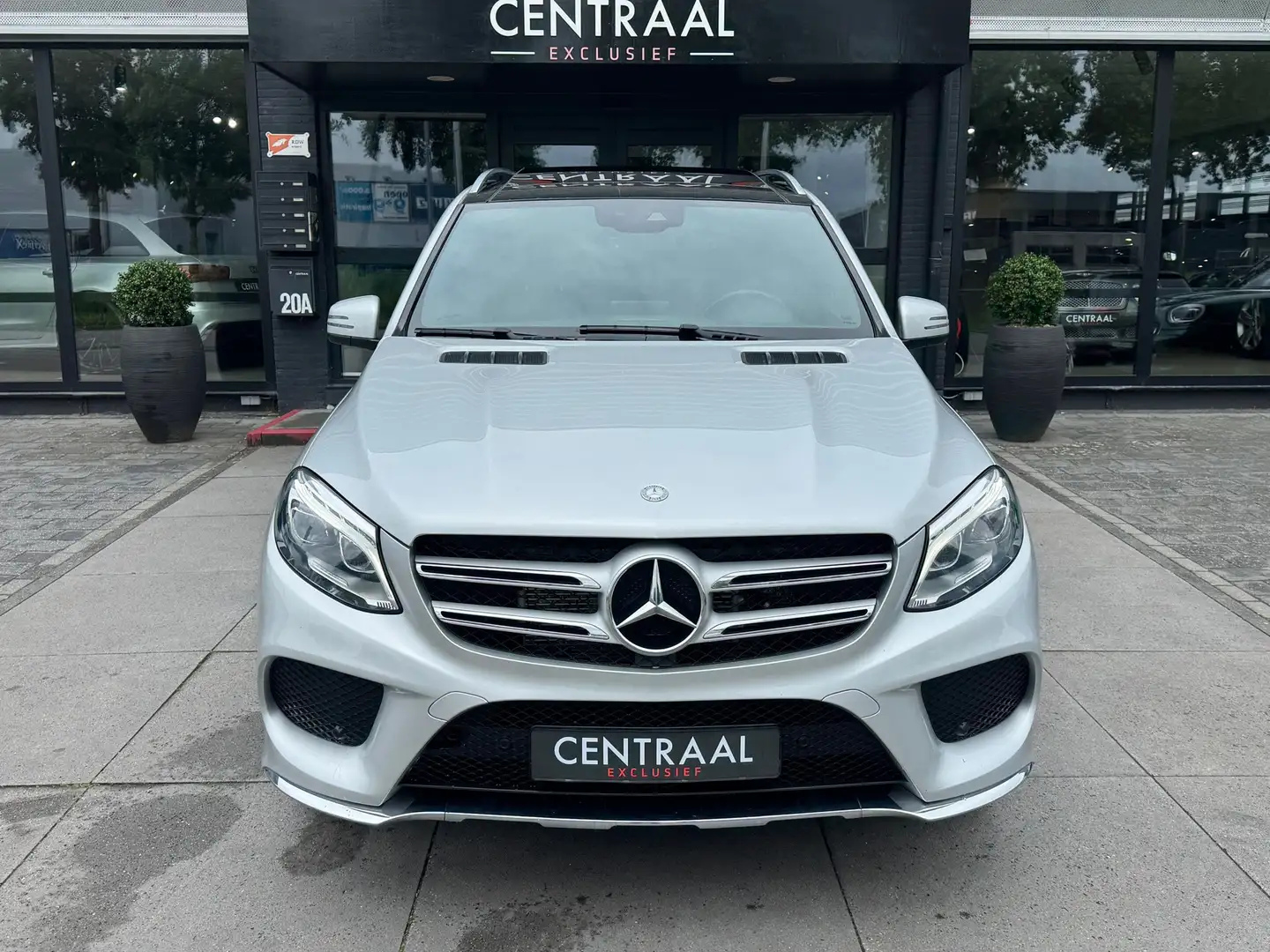 Mercedes-Benz GLE 500 e 4MATIC 442PK|Pano|NL-Auto|Camera|Luchtvering|Led Grijs - 2
