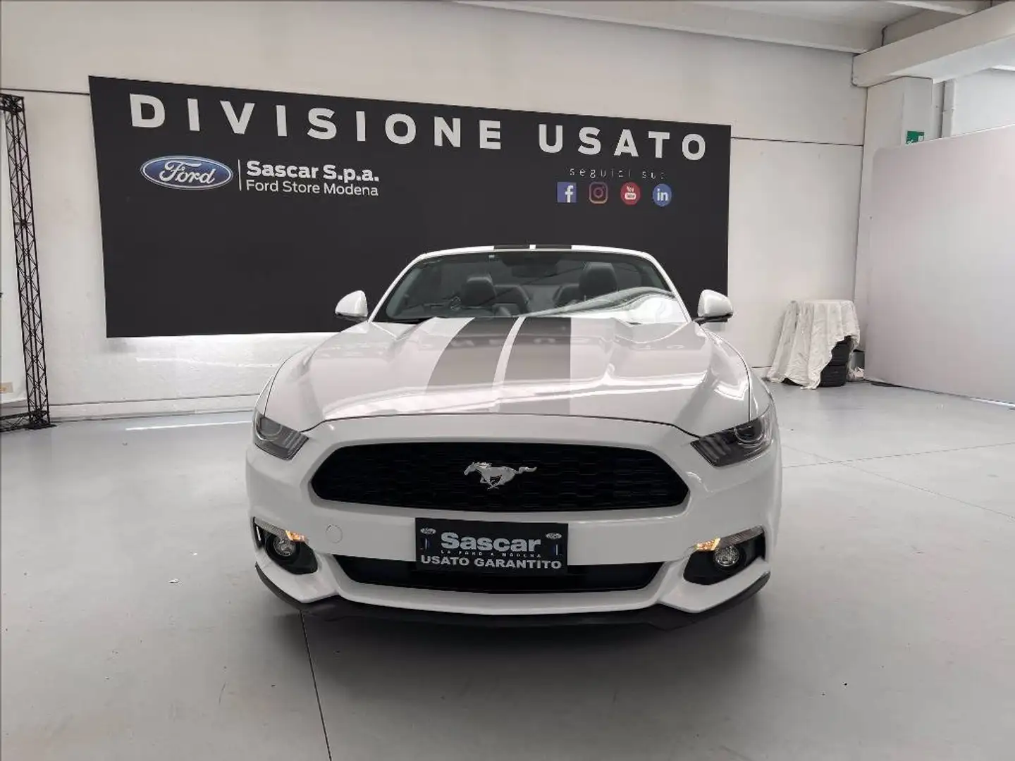 Ford Mustang Convertible 2.3 ecoboost 290cv auto my19 Bianco - 2