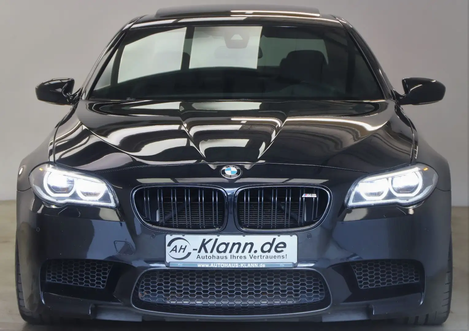 BMW M5 Competition 575PS DKG HUD LED H&K Schiebdach Fekete - 2
