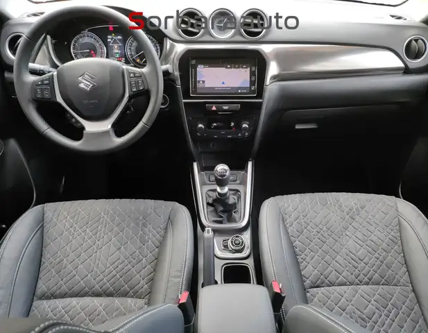 Suzuki Vitara view 2