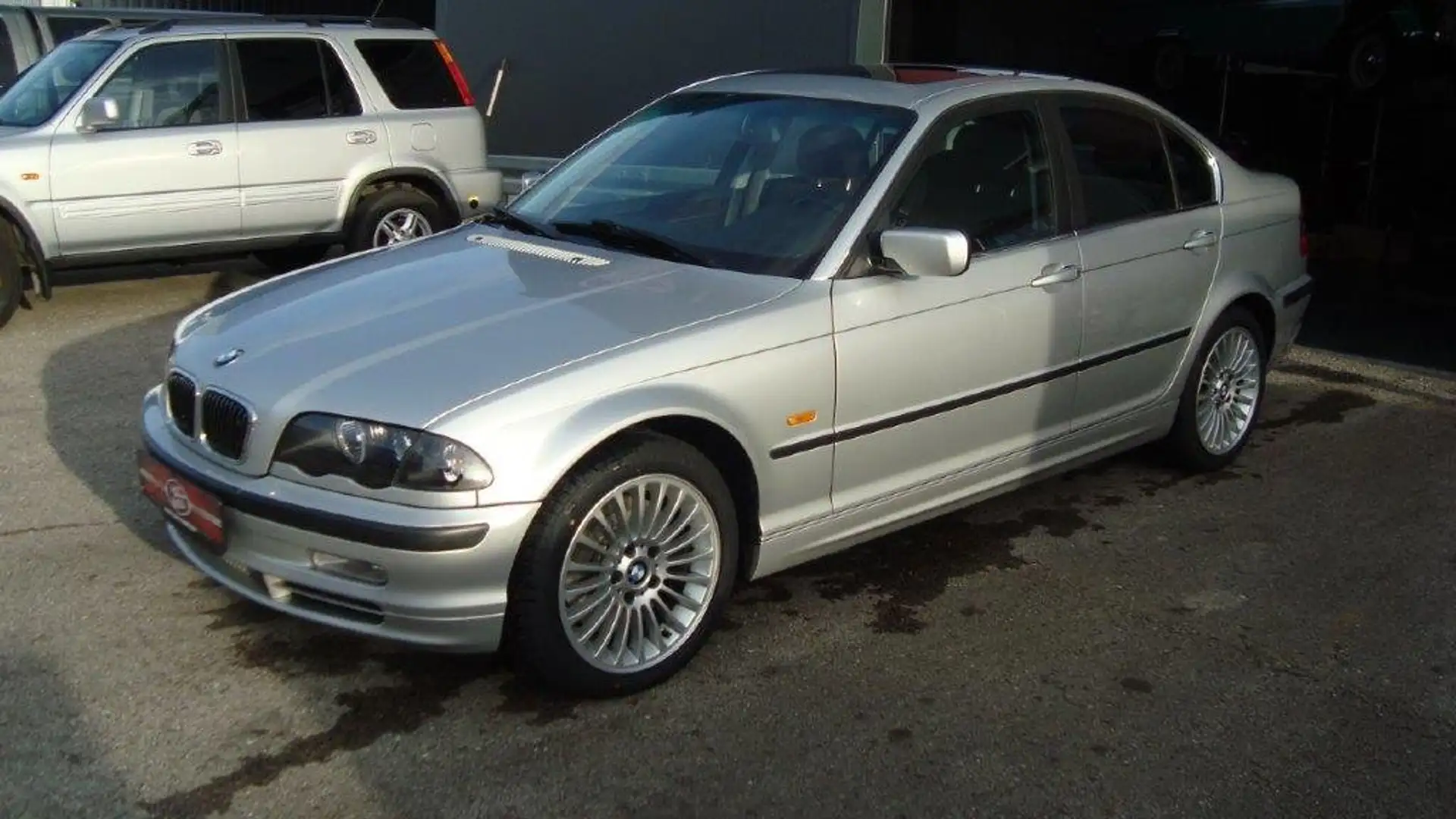 BMW 330 330 iX, Jahreswagencharakter, netto nur 14850 € Silber - 1