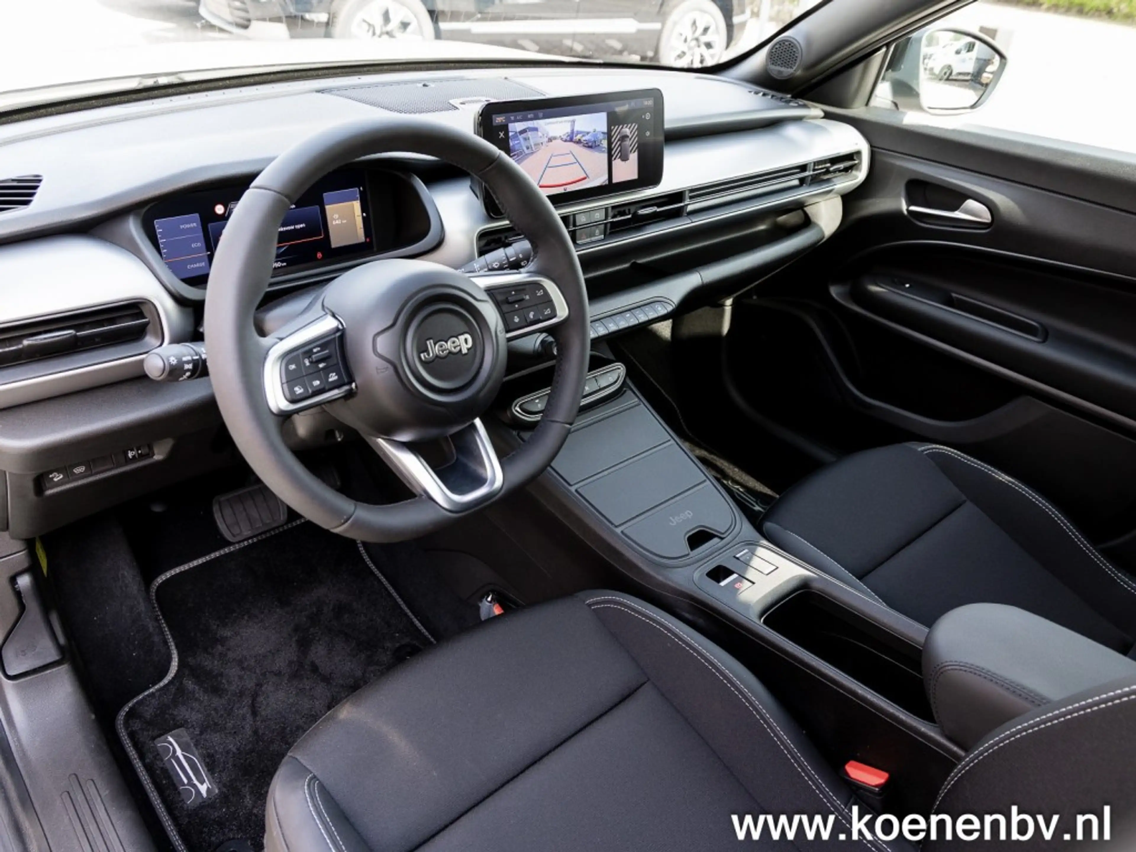 Jeep Avenger 1.2 e-Hybrid Black Edition PANO / TREKHAAK / JBL S — photo 16