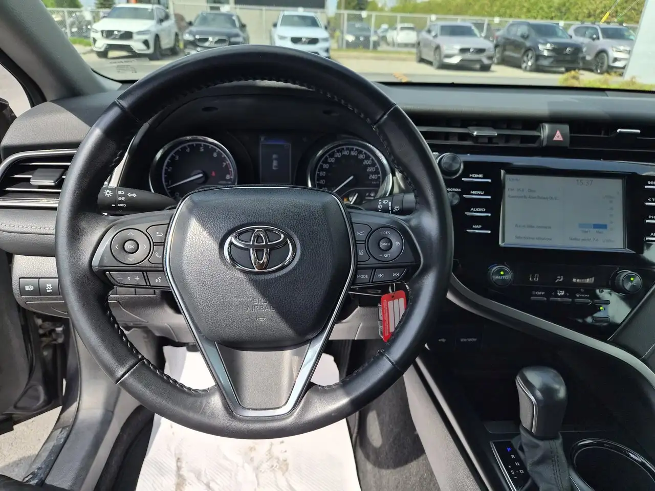 Toyota Camry снимка Toyota Camry