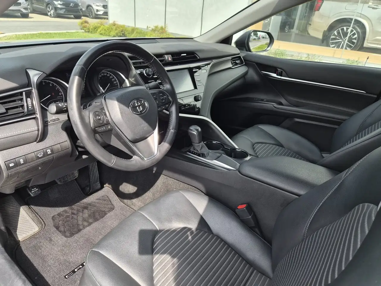 Toyota Camry снимка Toyota Camry
