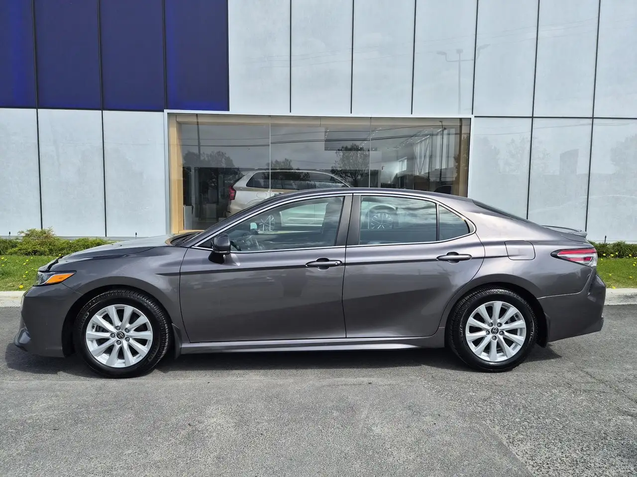 Toyota Camry снимка Toyota Camry