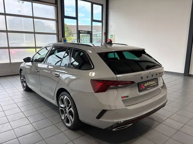 Skoda Octavia view 4