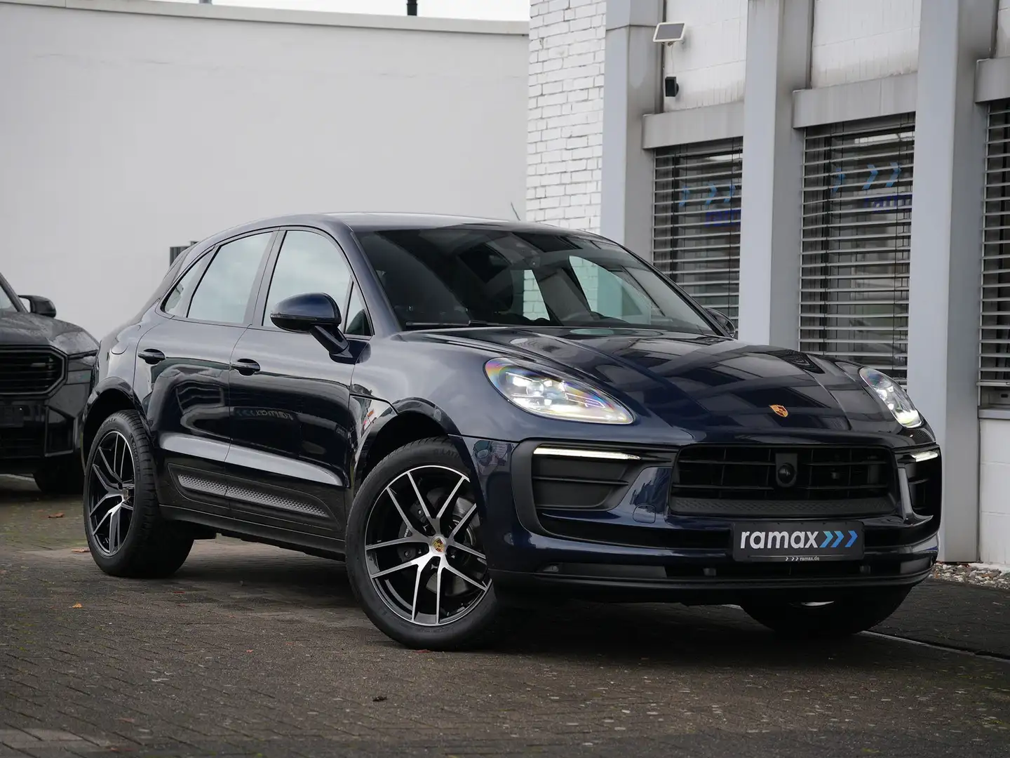Porsche Macan MACAN 2.0 ACC-PANORMA-KAMERA-PDLS-20"S-MY2022 Albastru - 1