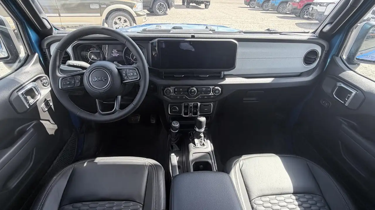 Jeep Wrangler снимка Jeep Wrangler