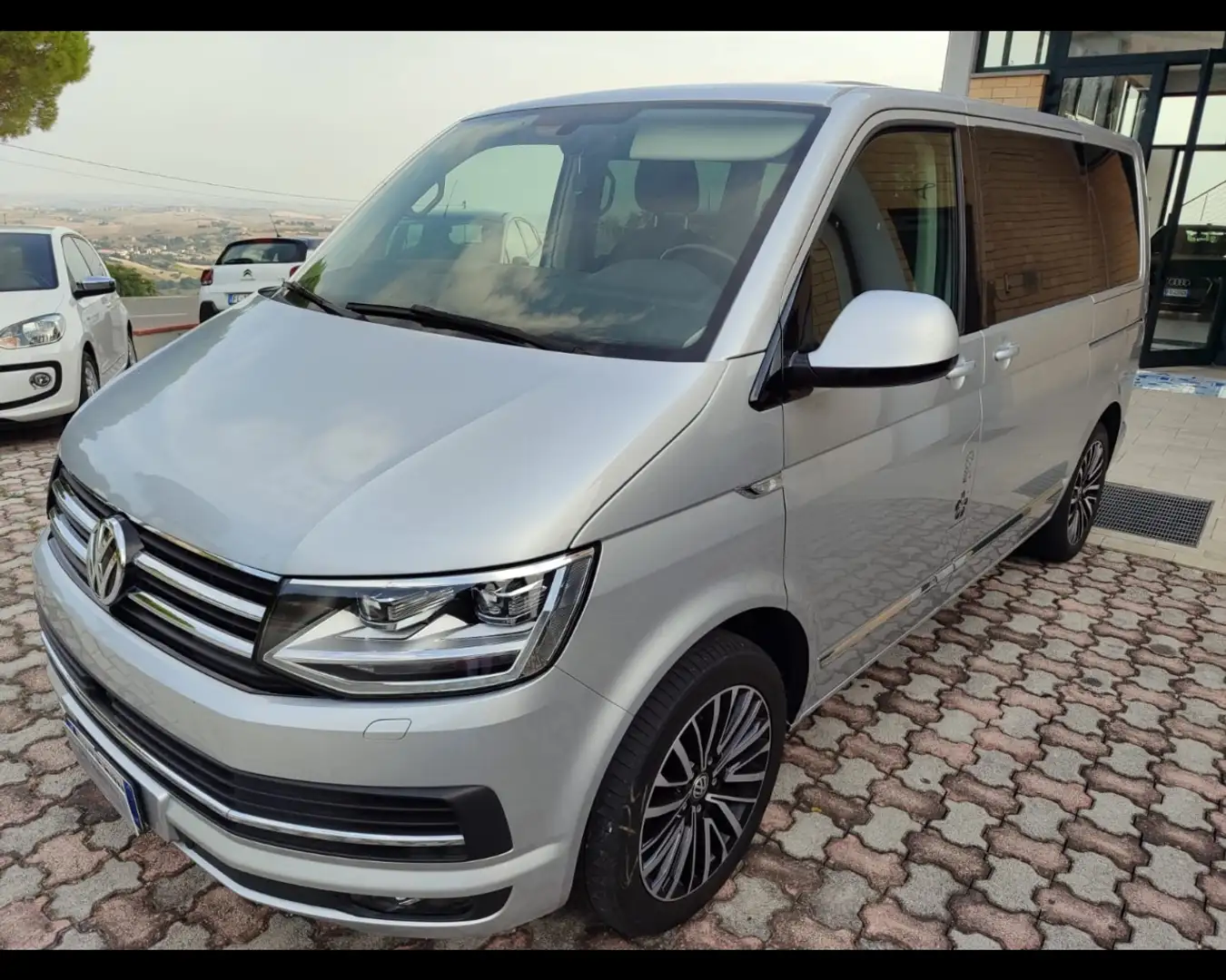 Volkswagen T6.1 Multivan - Multivan 2.0 TDI 150CV DSG Highline Stříbrná - 1