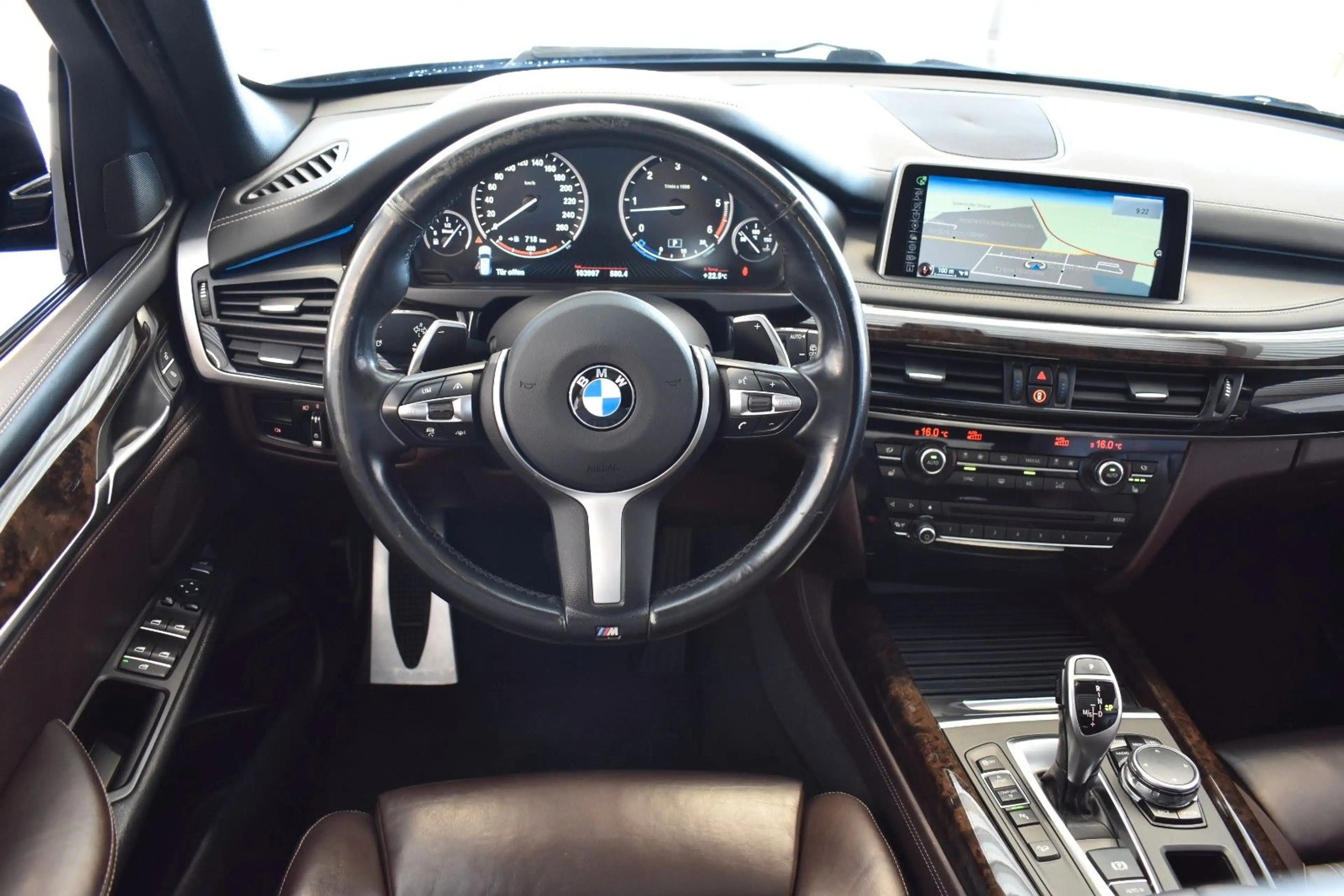 BMW X5 xDrive 40d/M-SPORT/NIGHT/AHK/CAM/PANO/AMBI/ — photo 12