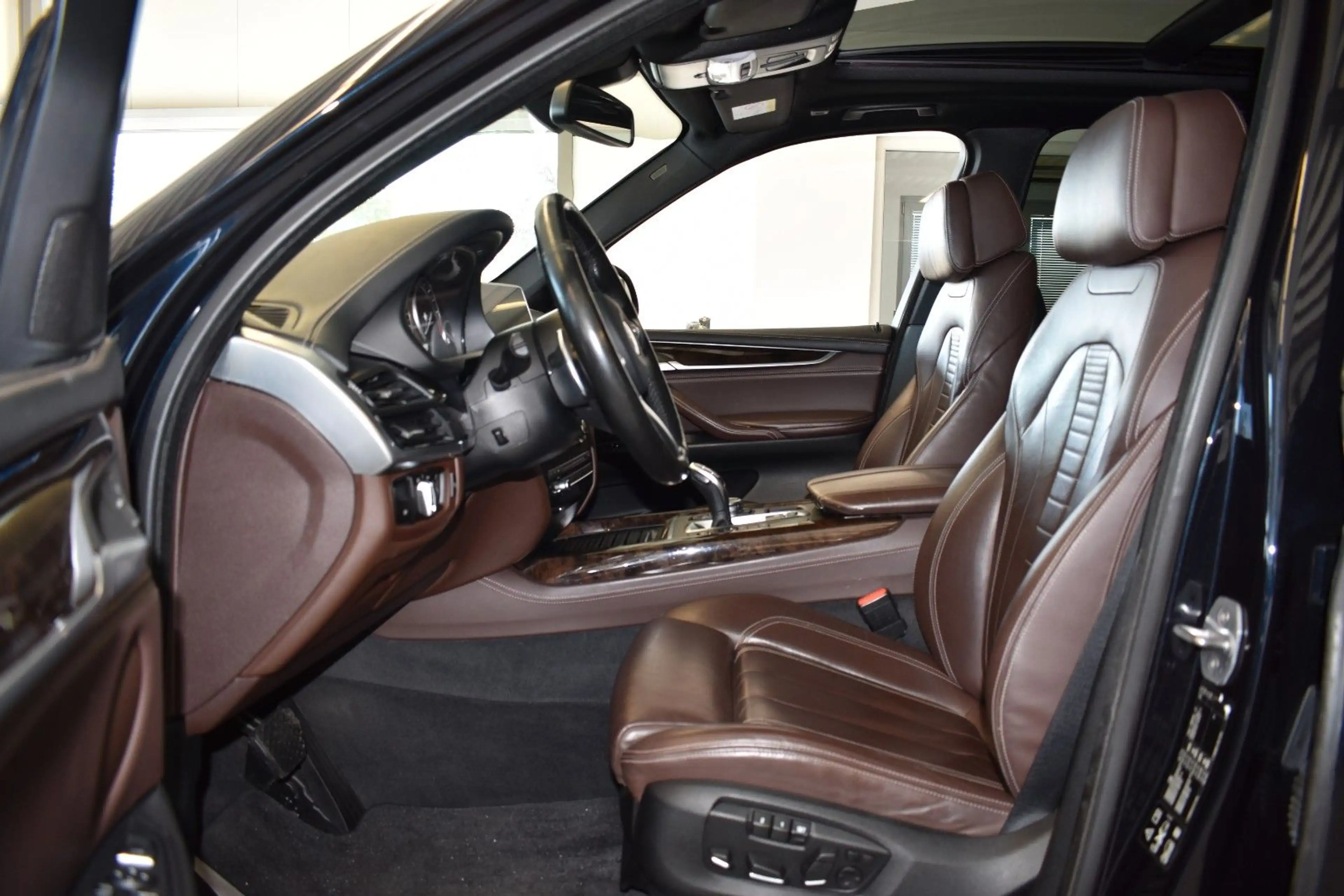 BMW X5 xDrive 40d/M-SPORT/NIGHT/AHK/CAM/PANO/AMBI/ — photo 14