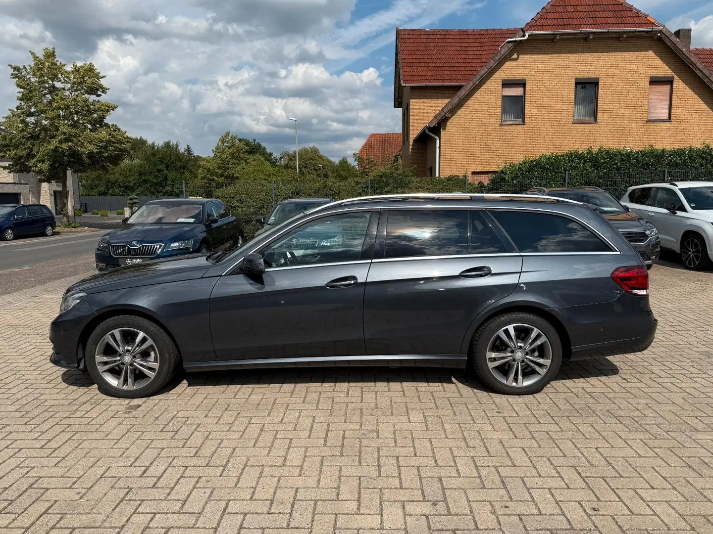 Mercedes-Benz E 220 CDI T | Aut. | Scheckheft | Standheizung | Grau - 2