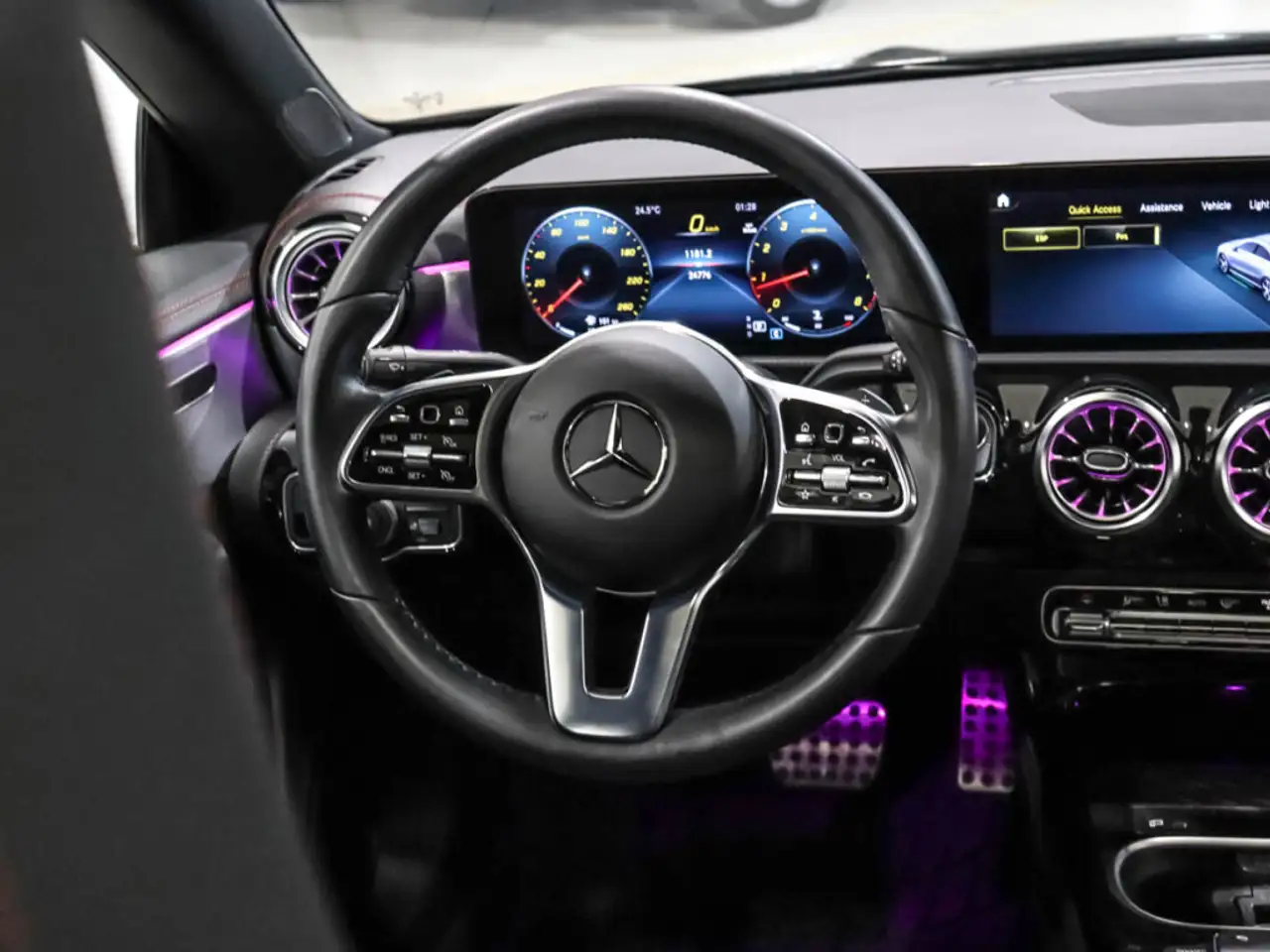 Mercedes-Benz CLA снимка Mercedes-Benz CLA