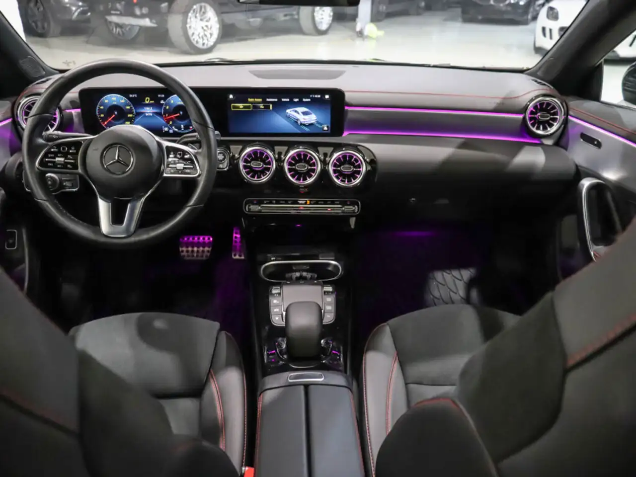 Mercedes-Benz CLA снимка Mercedes-Benz CLA