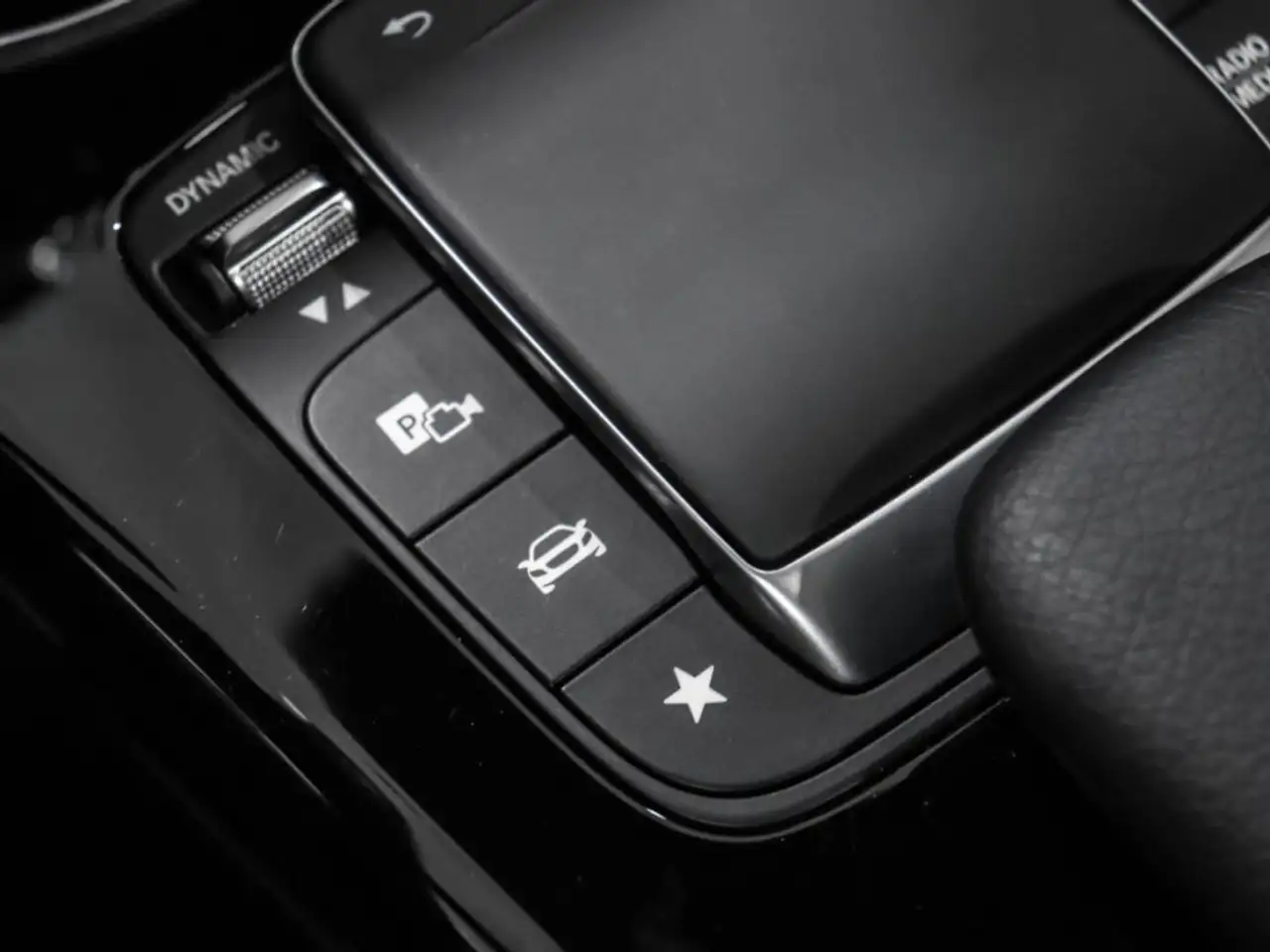 Mercedes-Benz CLA снимка Mercedes-Benz CLA