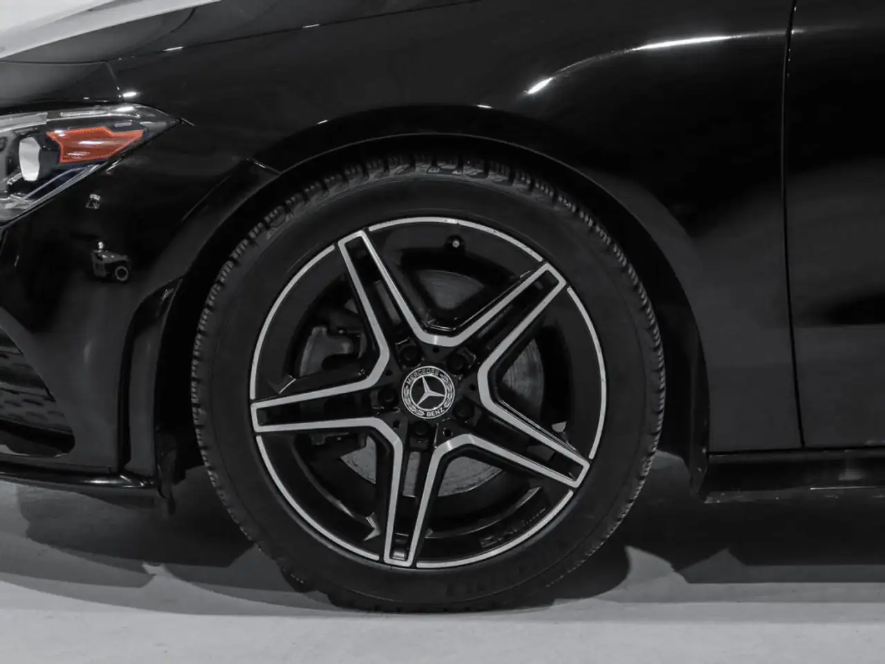 Mercedes-Benz CLA снимка Mercedes-Benz CLA
