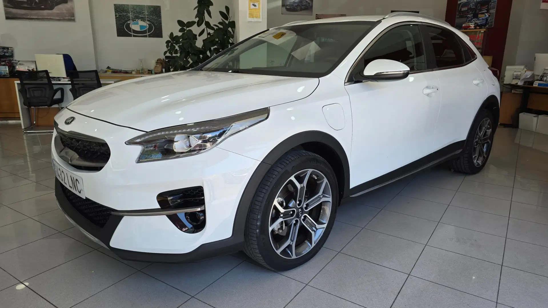 Kia XCeed 1.6 PHEV eTech Aut. Blanco - 2