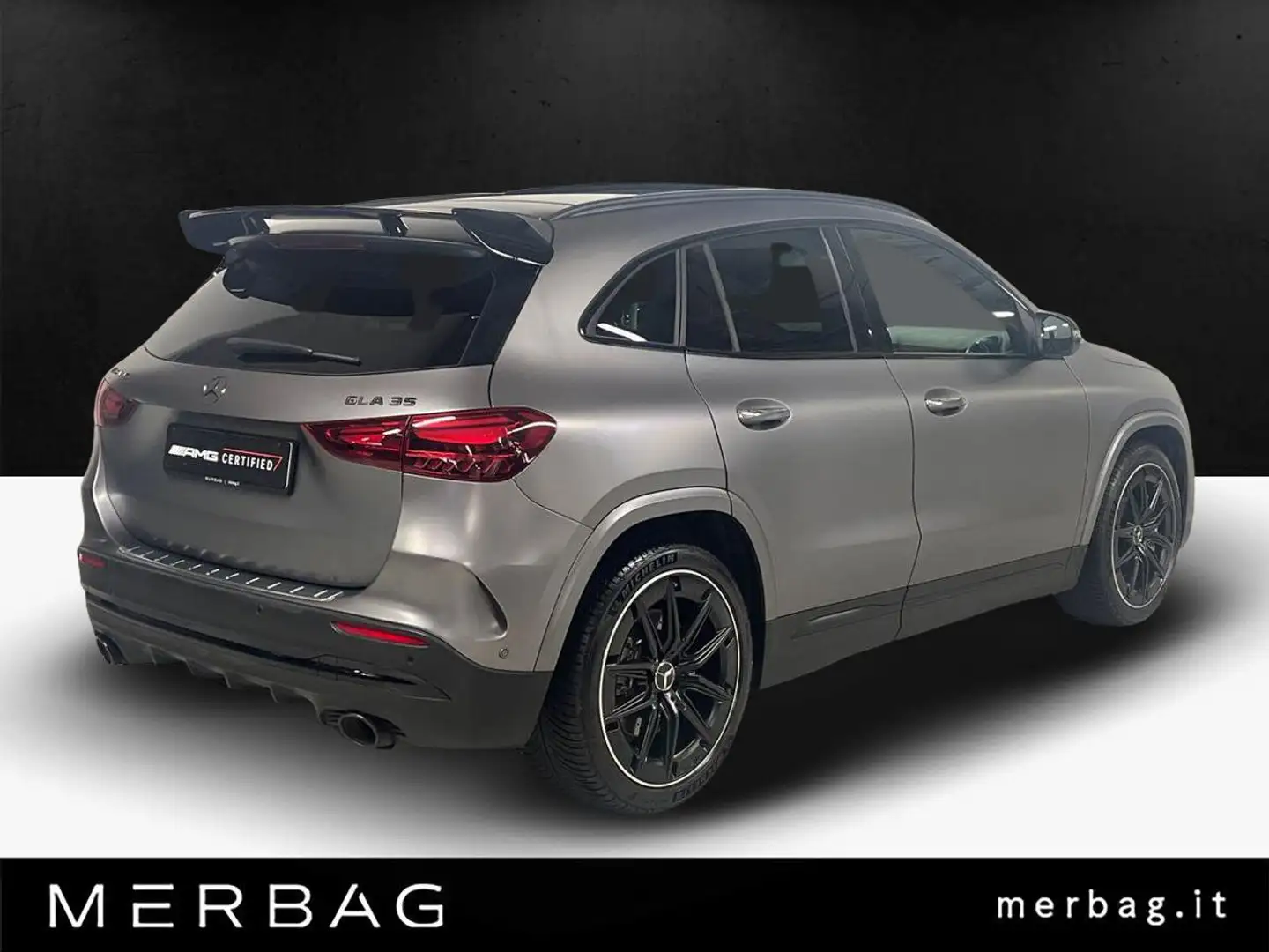 Mercedes-Benz GLA 35 AMG 4Matic AMG Line Premium Plus Gris - 2