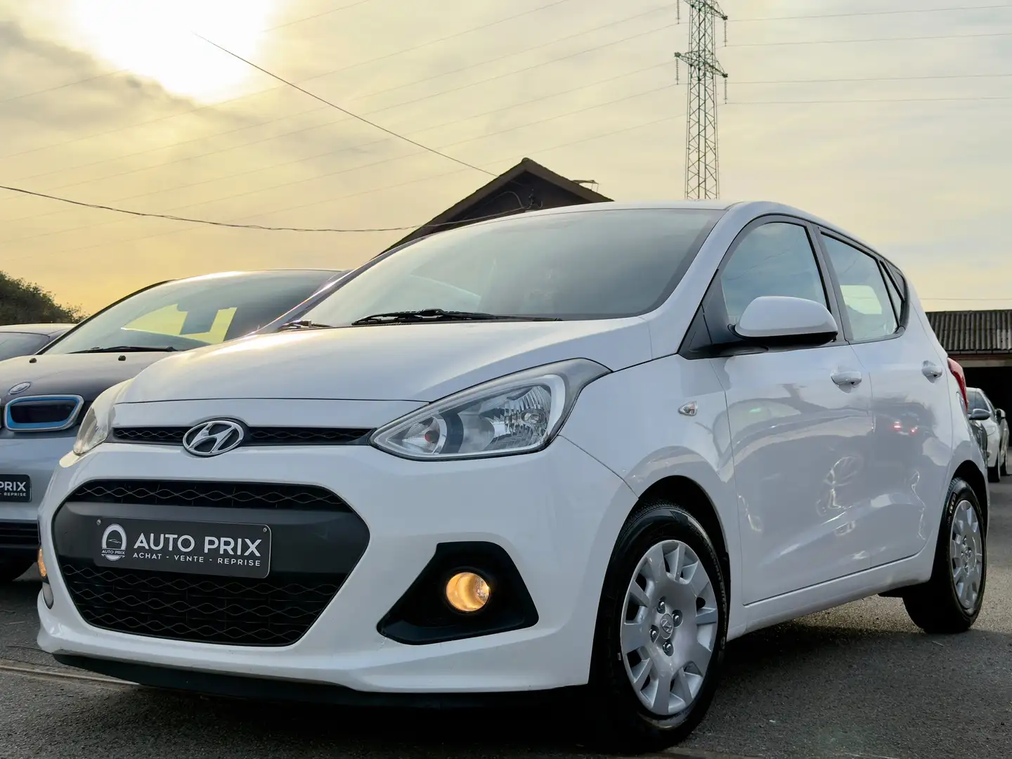 Hyundai i10 1.0i Blue Drive Clim Bluetooth Euro 5b Blanc - 1
