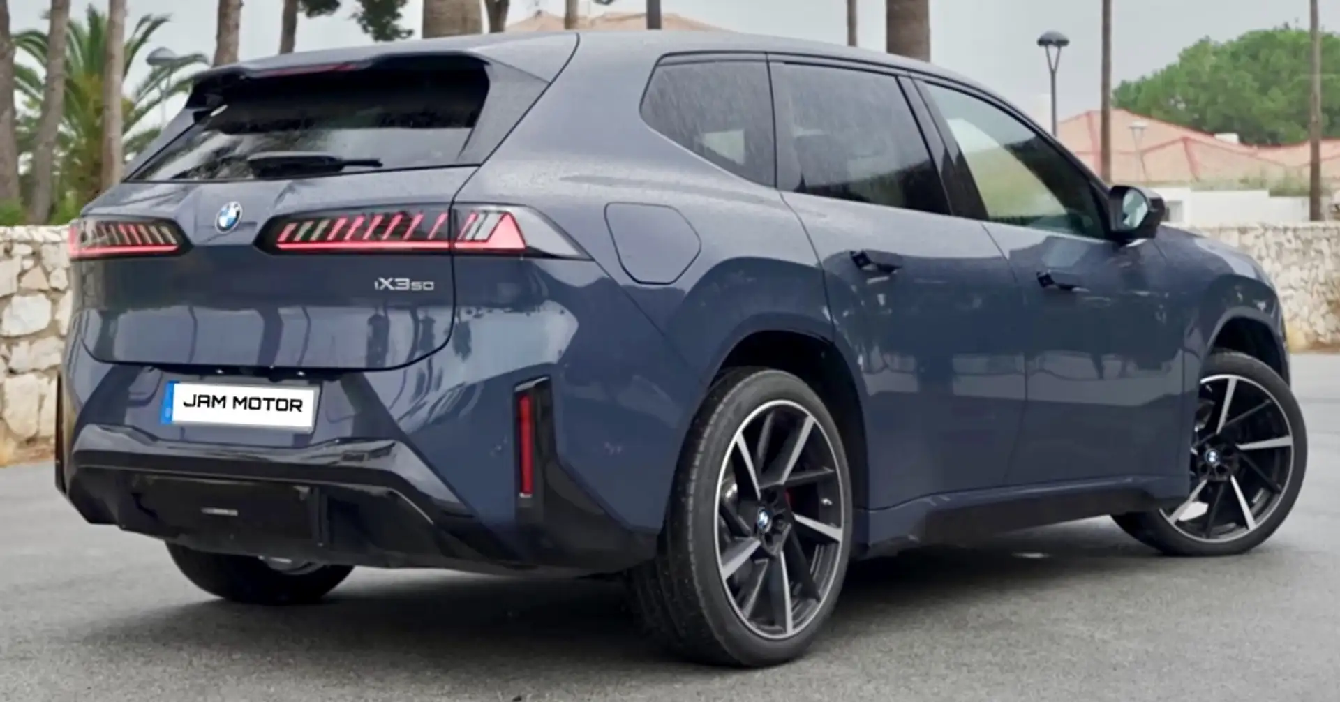 BMW iX3 50 xDrive Gris - 2
