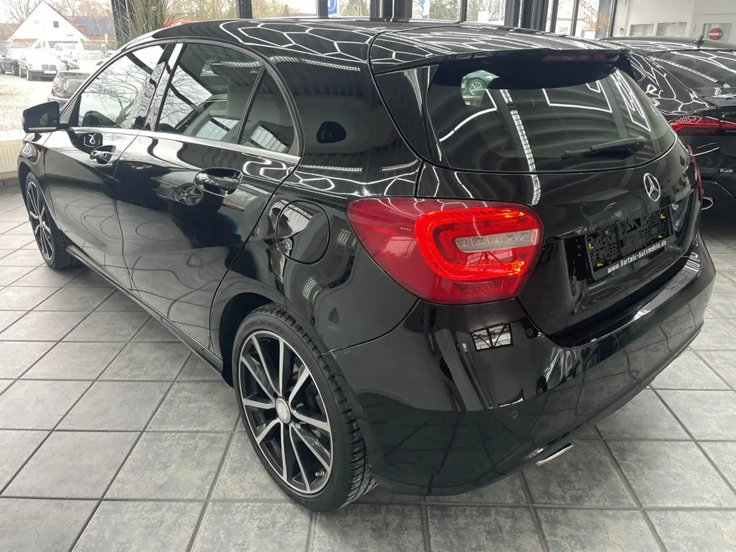 Mercedes-Benz A 180 CDI BE Style, Leder, Navi, Klima, Sitzh. Schwarz - 2