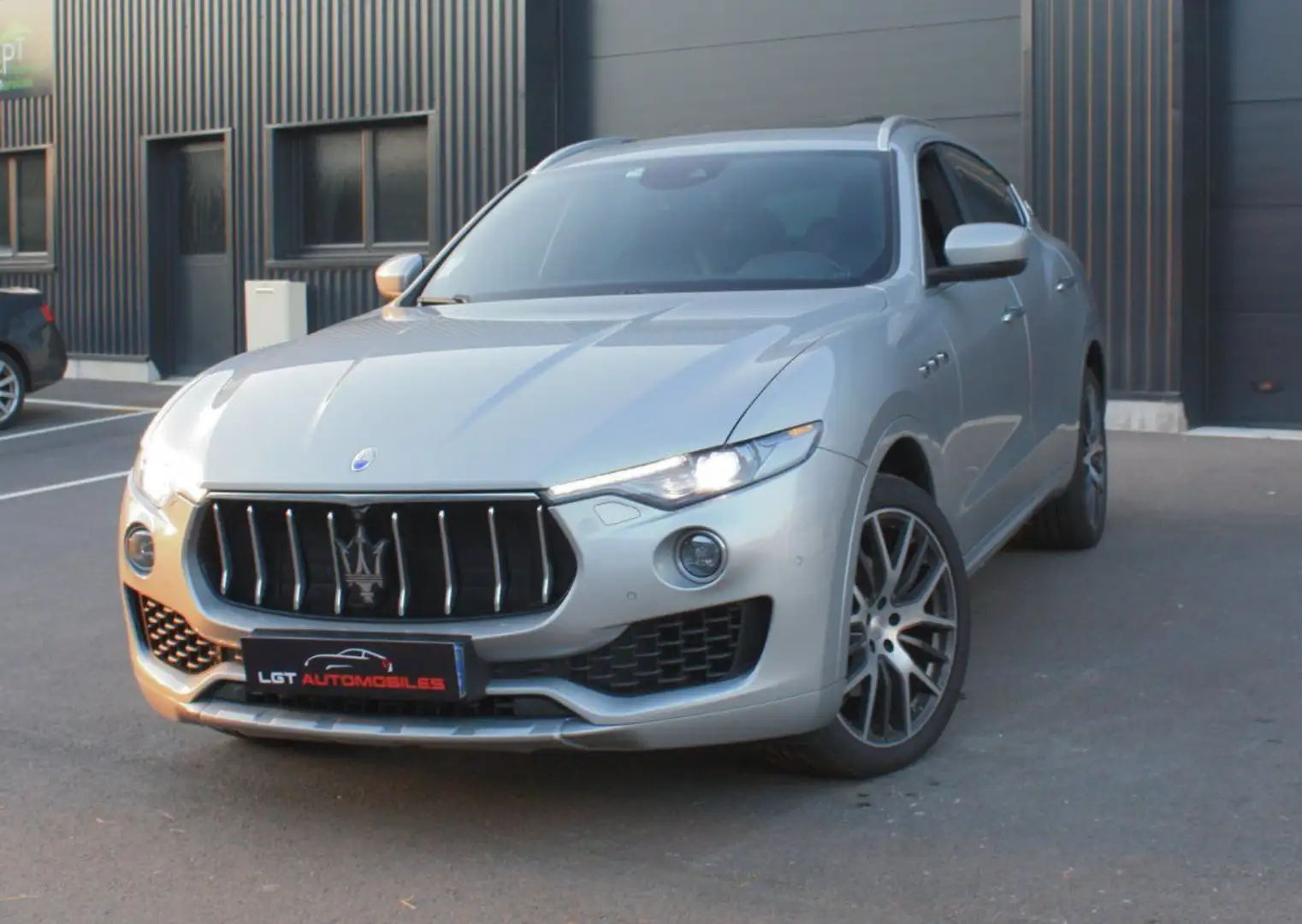 Maserati Levante 3.0 V6 275ch Diesel GranSport Gris - 2