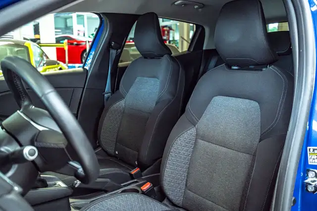 Renault Clio view 17